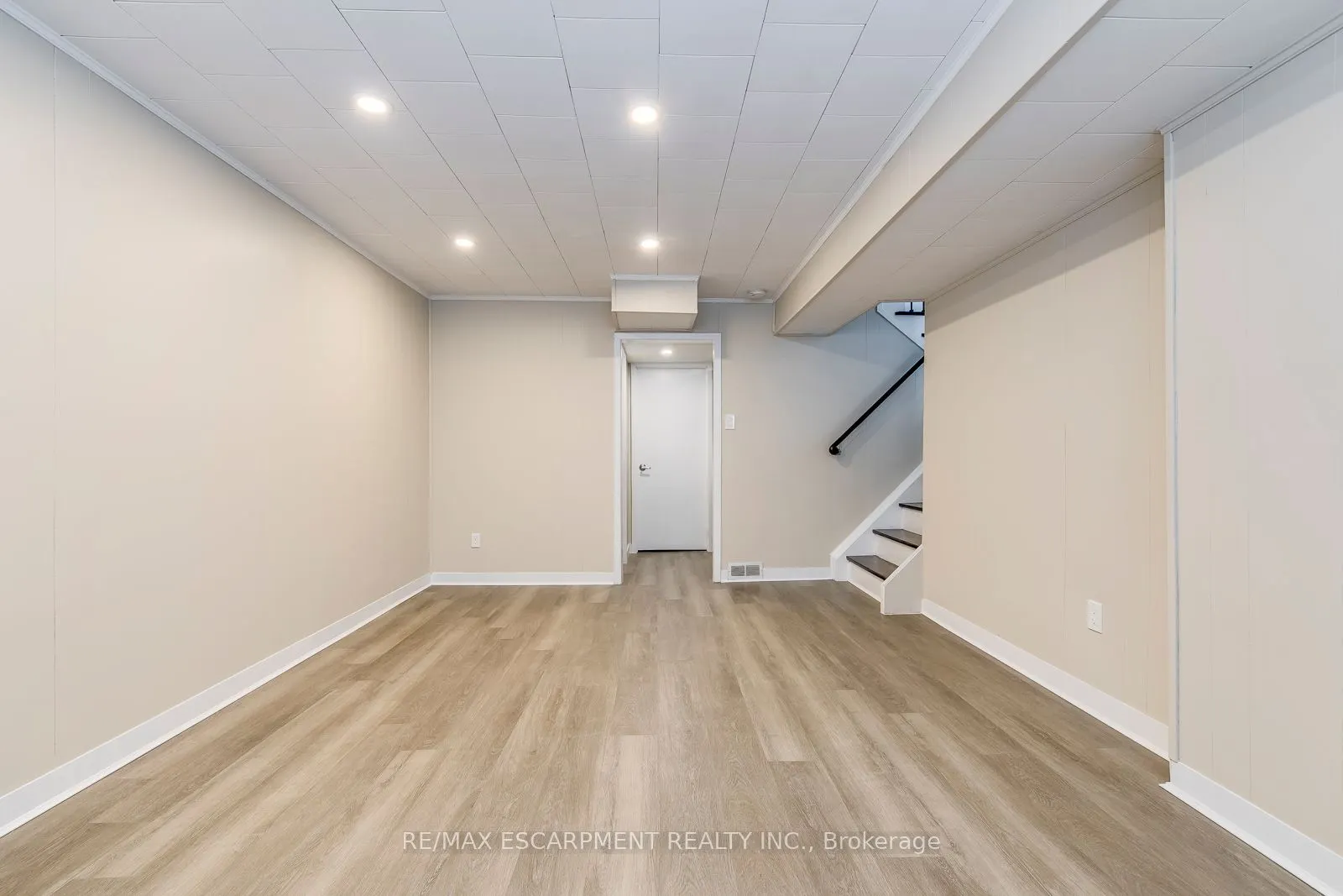 5440 Windermere Drive