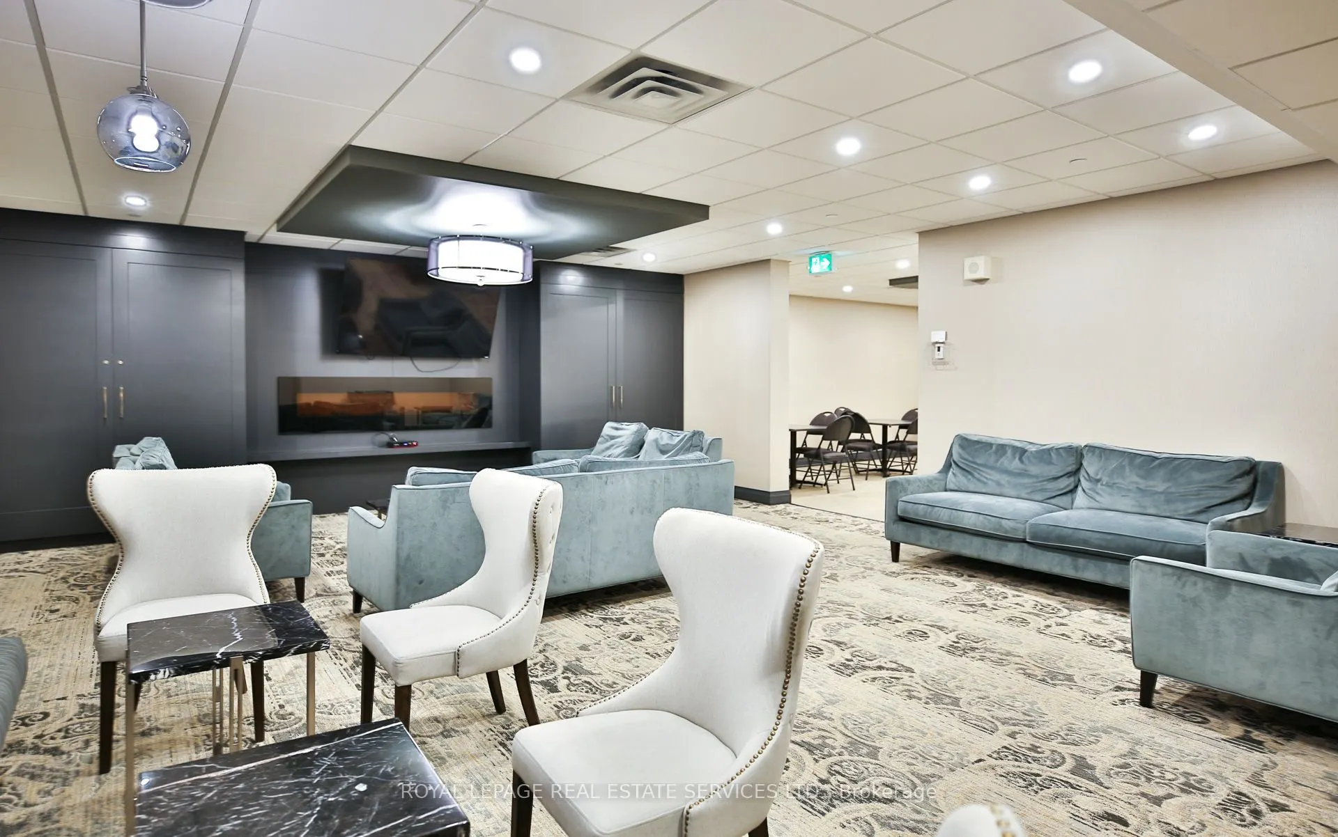 80 Quebec Avenue #202