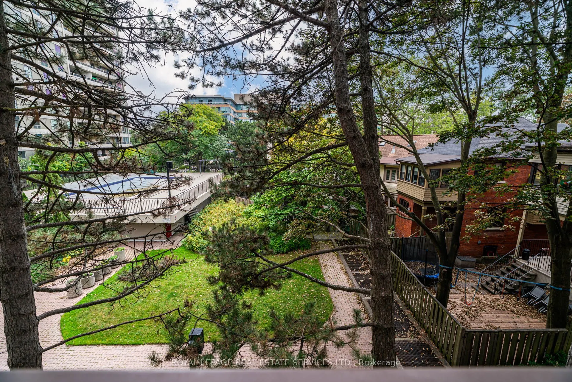 80 Quebec Avenue #202