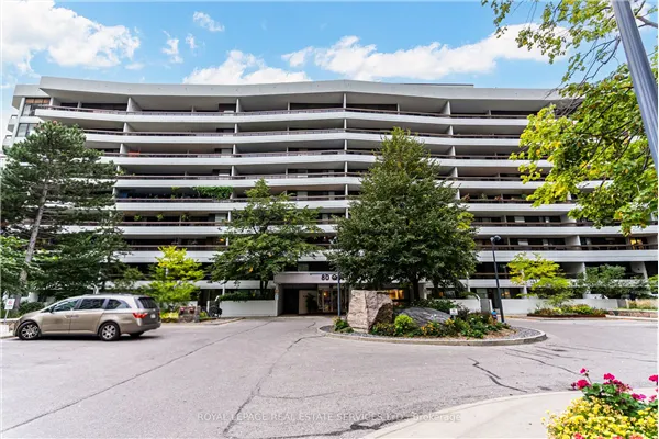 80 Quebec Avenue #202