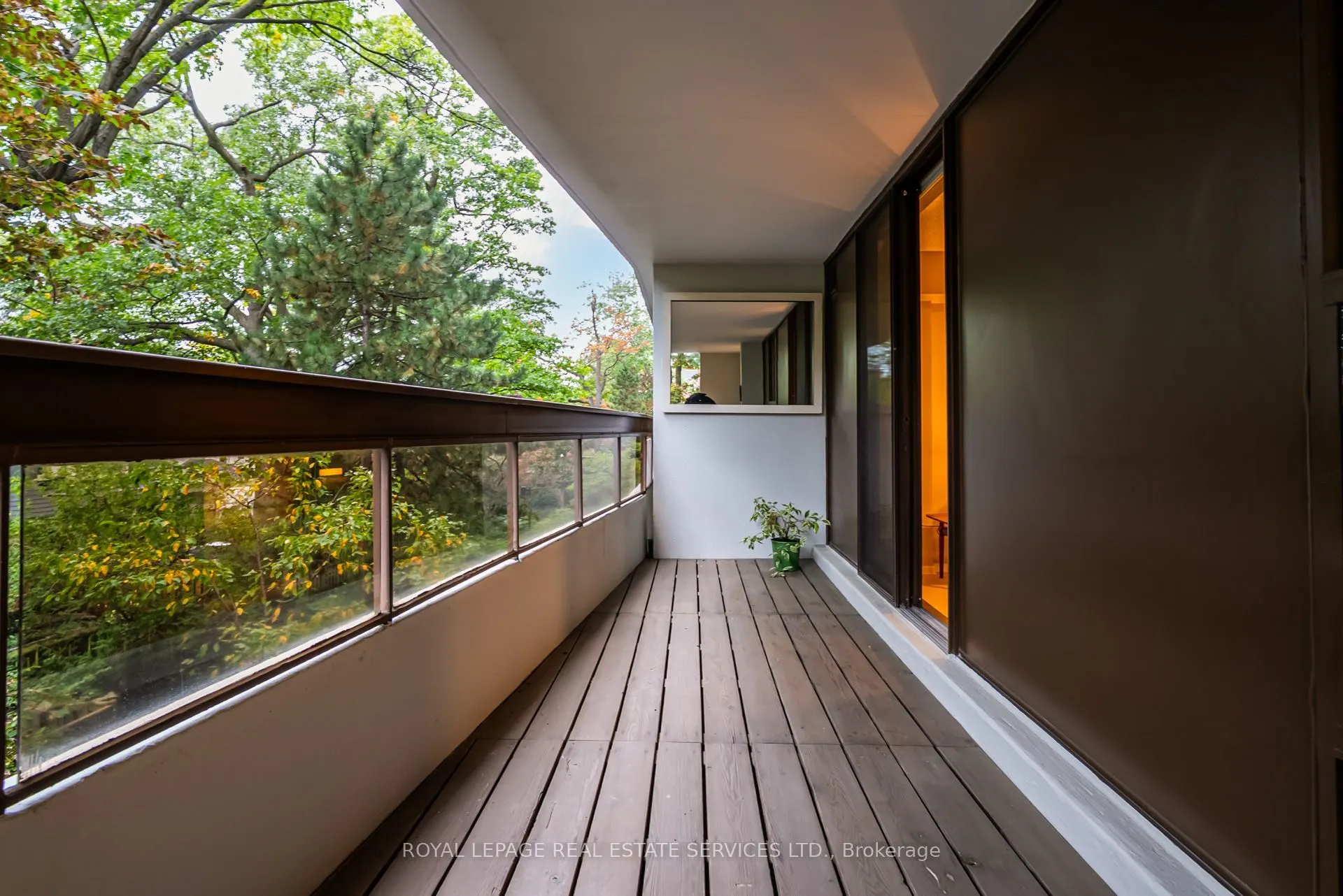 80 Quebec Avenue #202