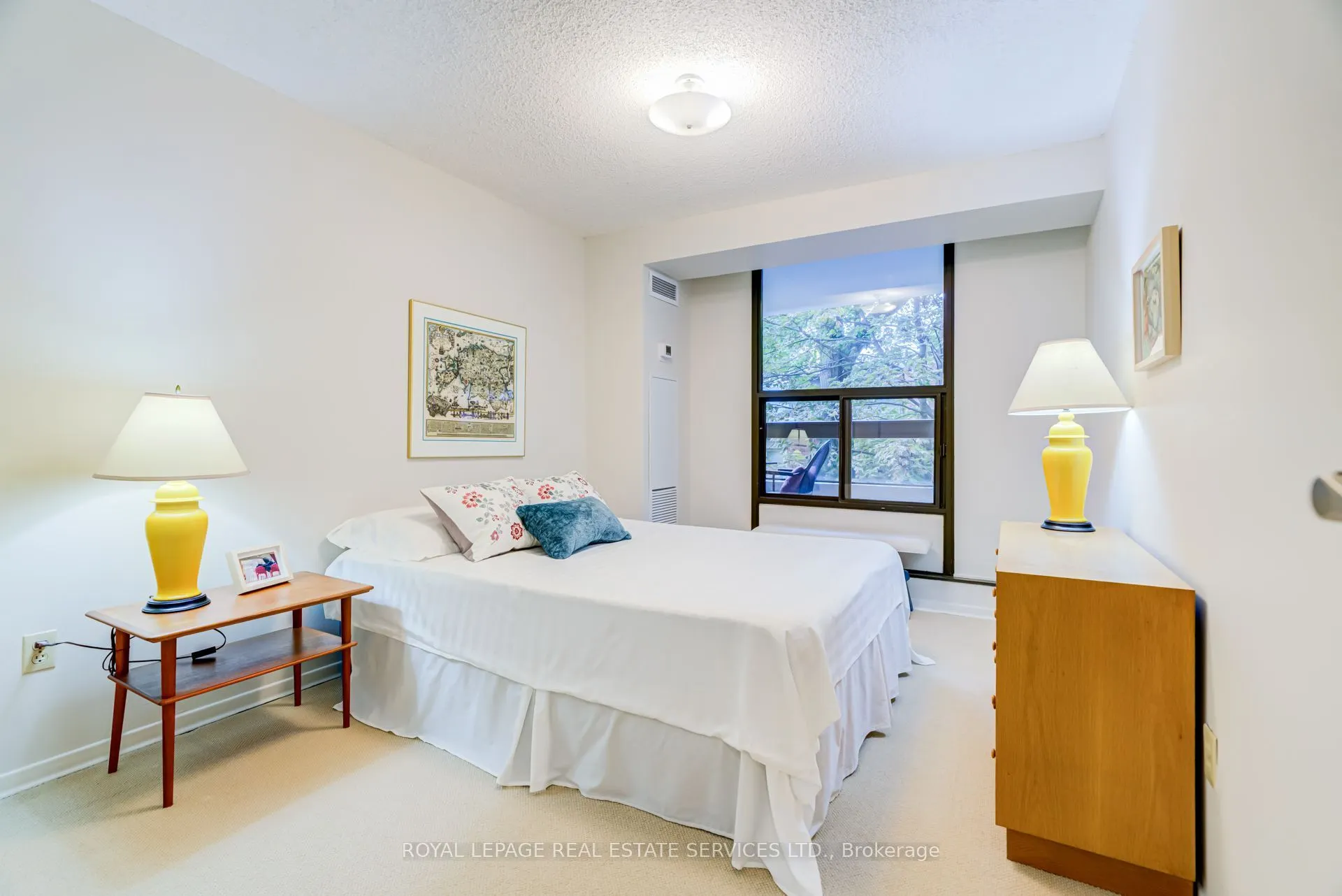 80 Quebec Avenue #202