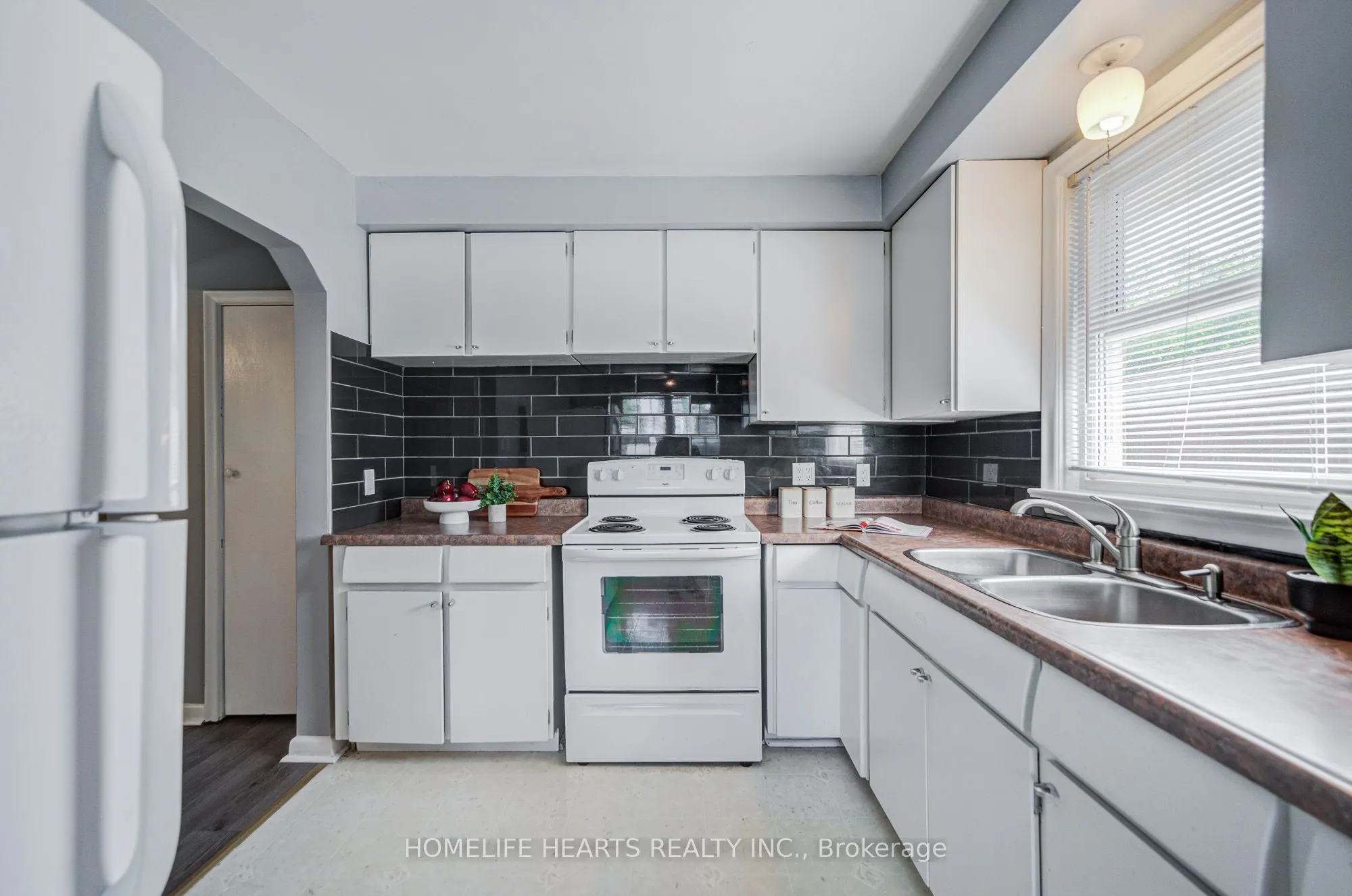 23 Broadview Avenue