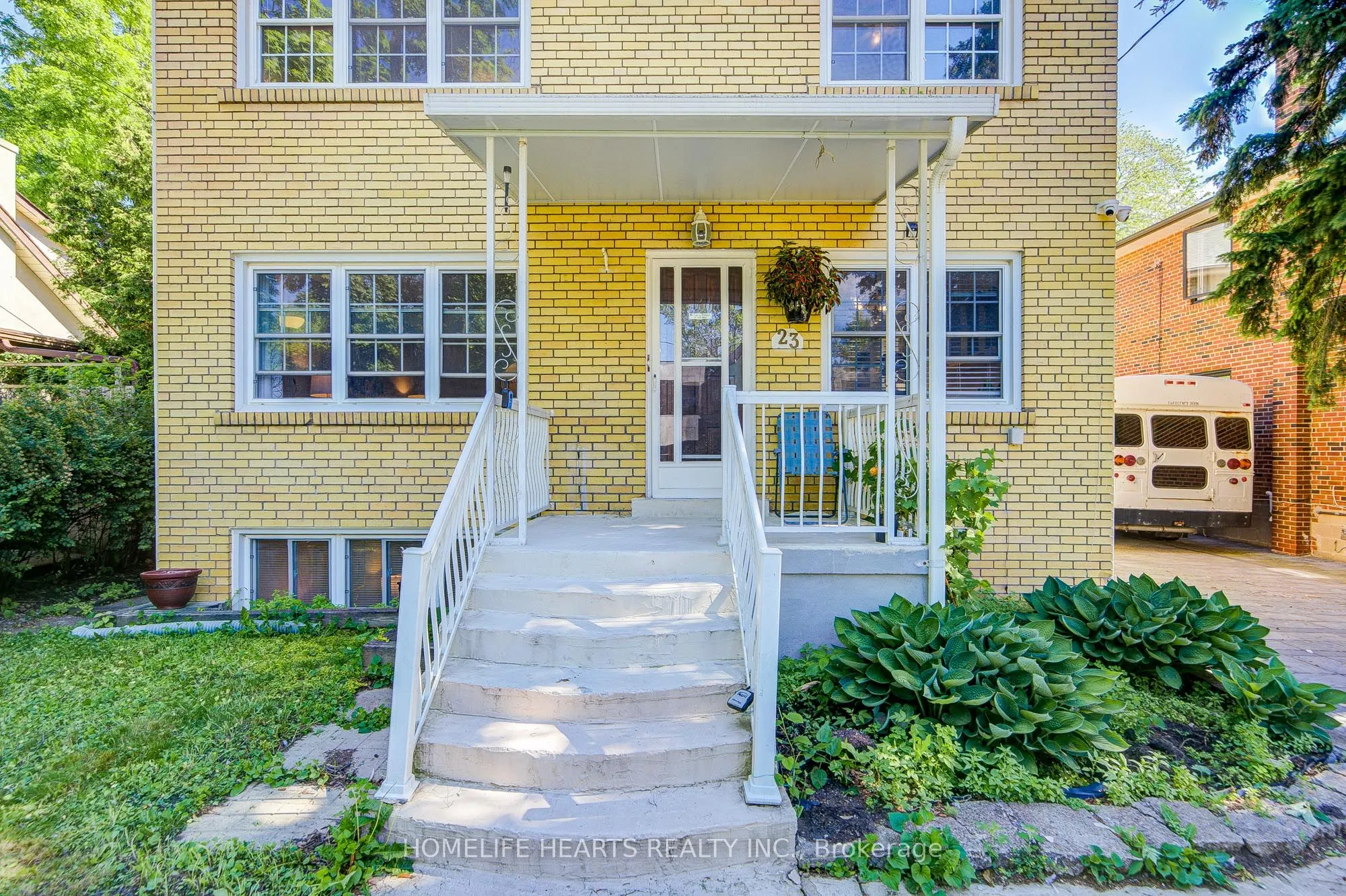 23 Broadview Avenue