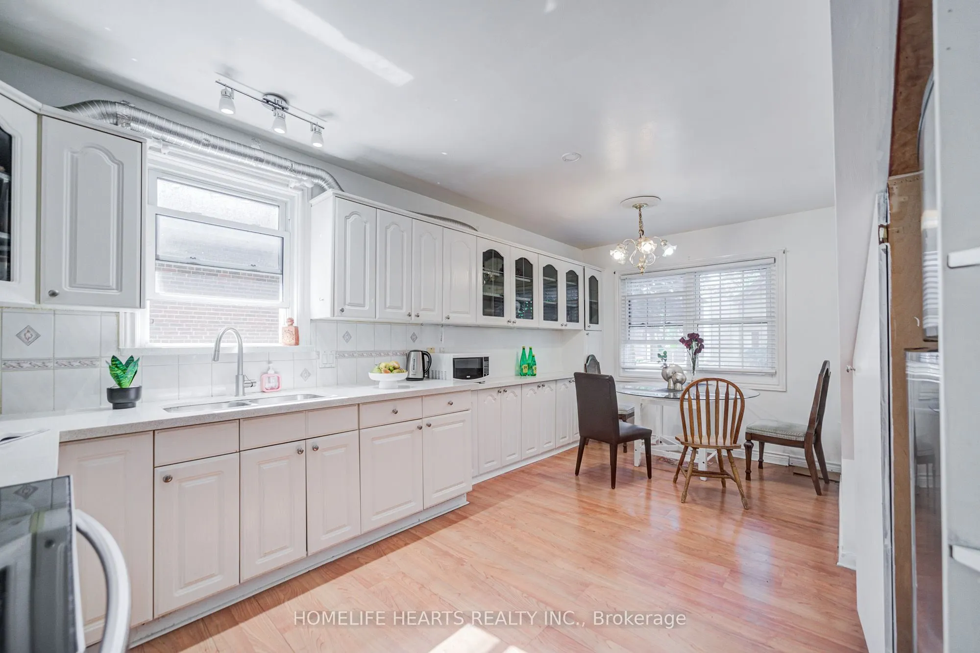 23 Broadview Avenue
