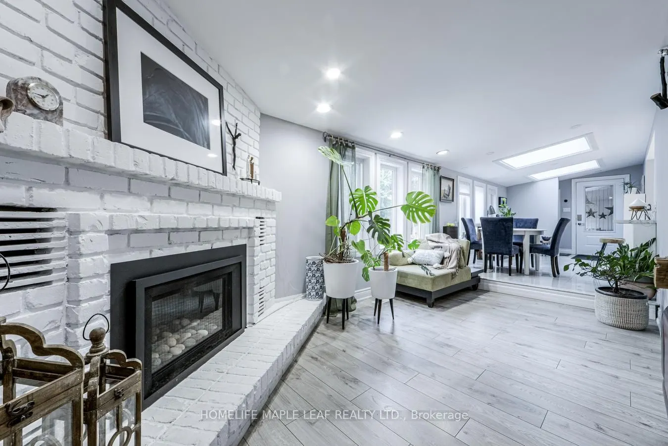 12 Adamson Street N