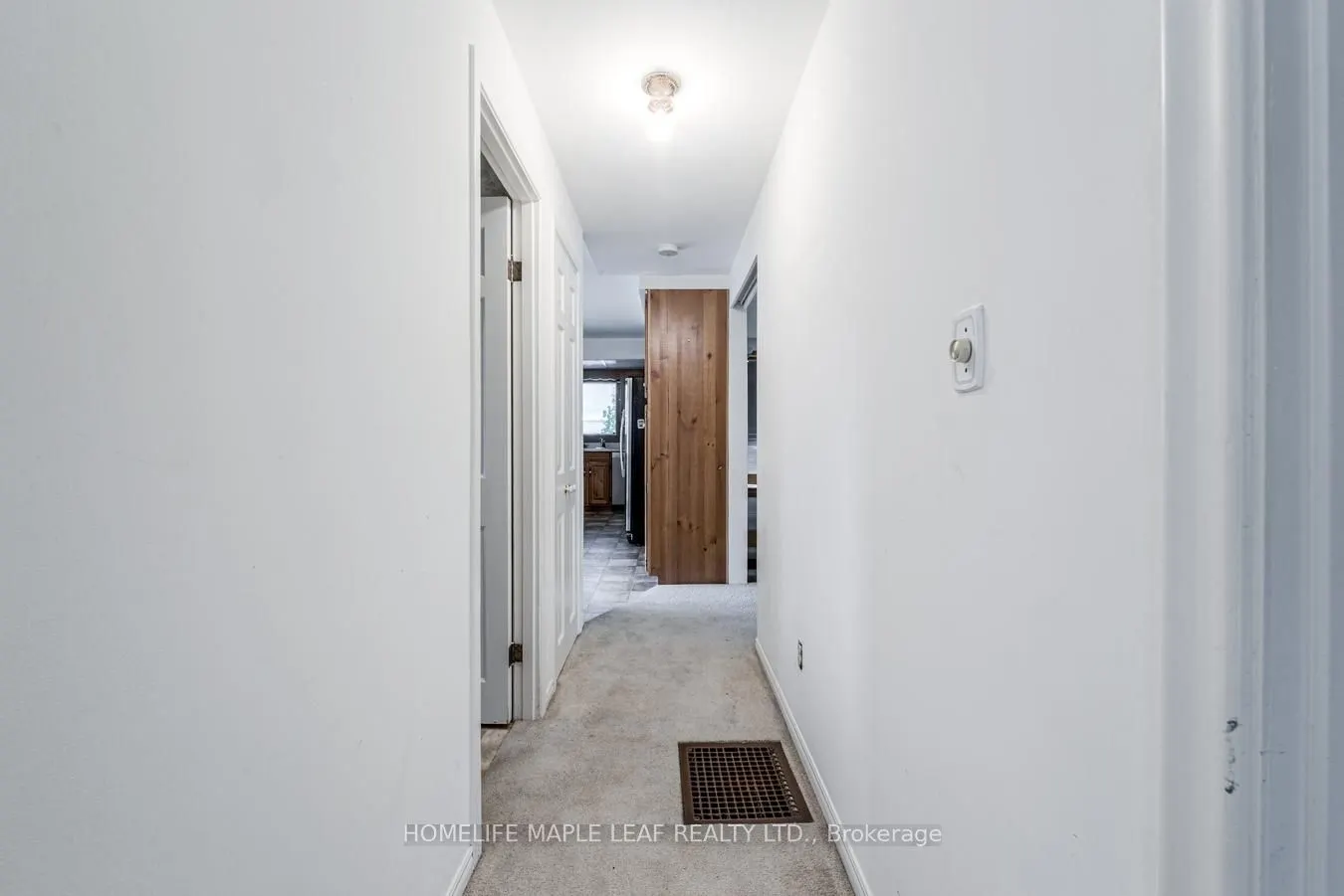 18 Adamson Street S