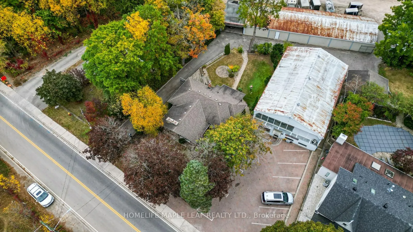 18 Adamson Street S