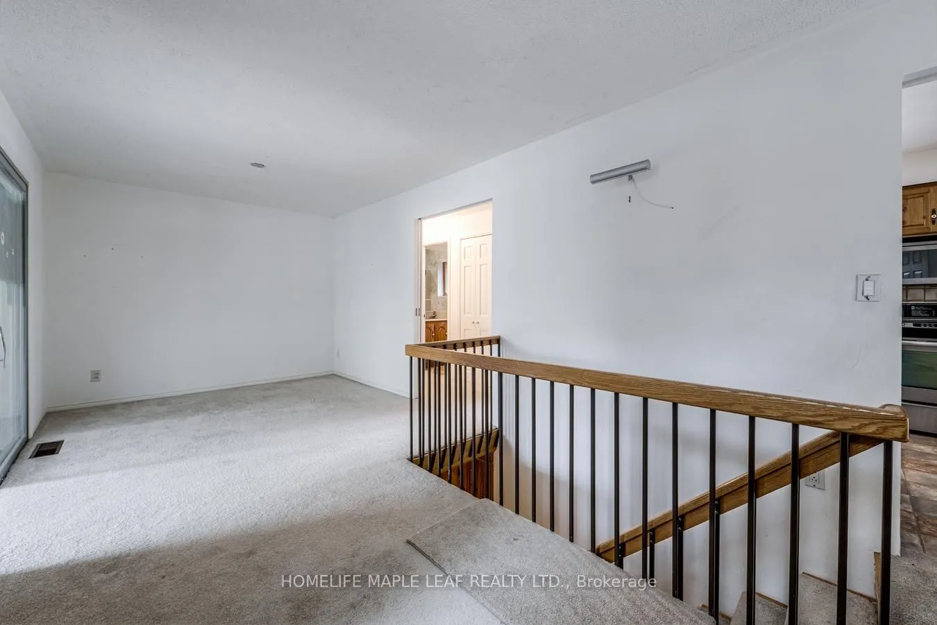 18 Adamson Street S