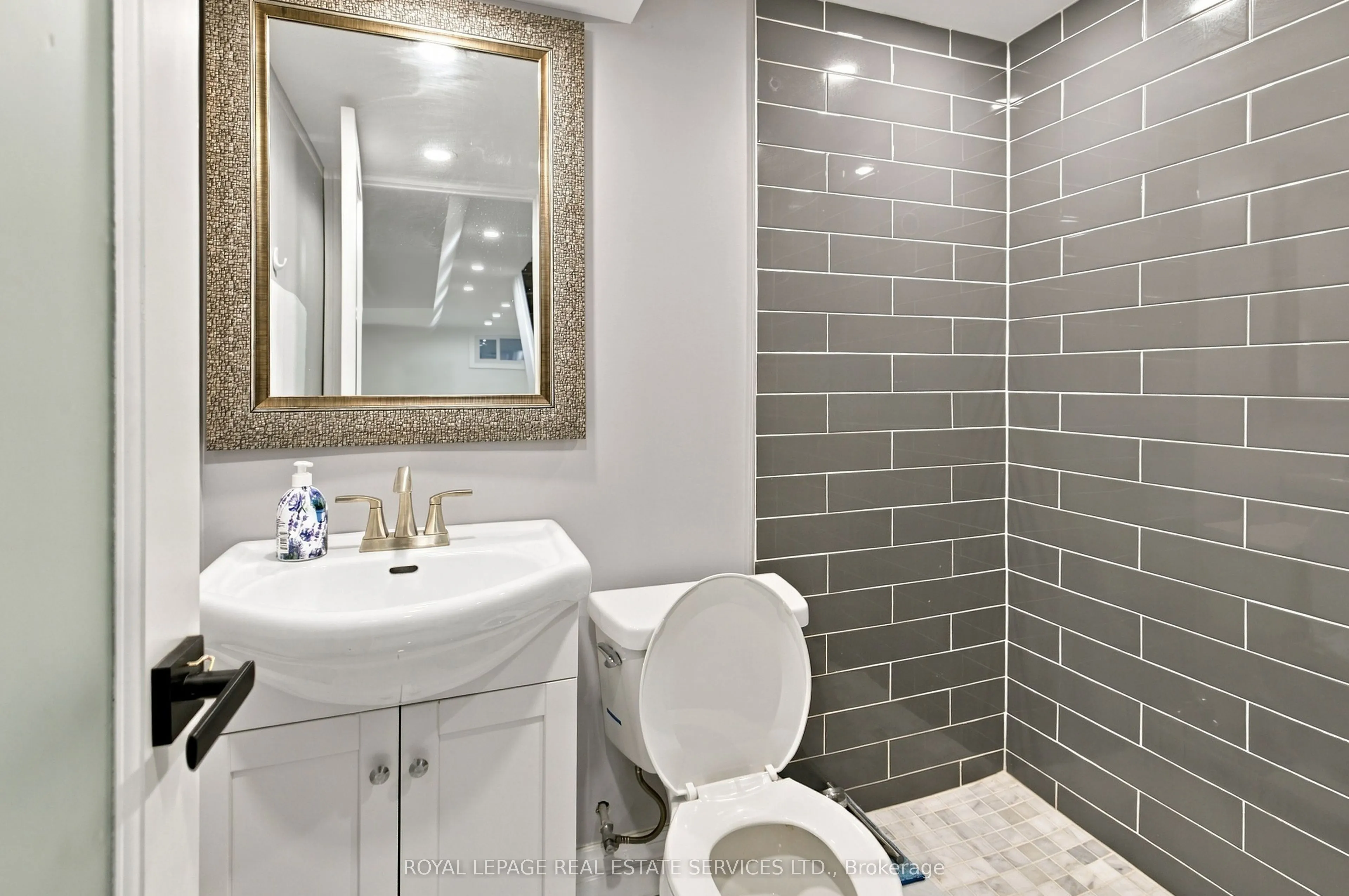 400 Mississauga Valley Boulevard #53