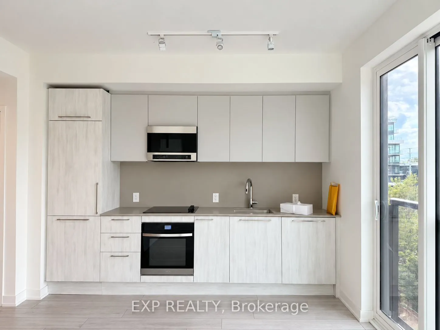 1381 Lakeshore Road #409
