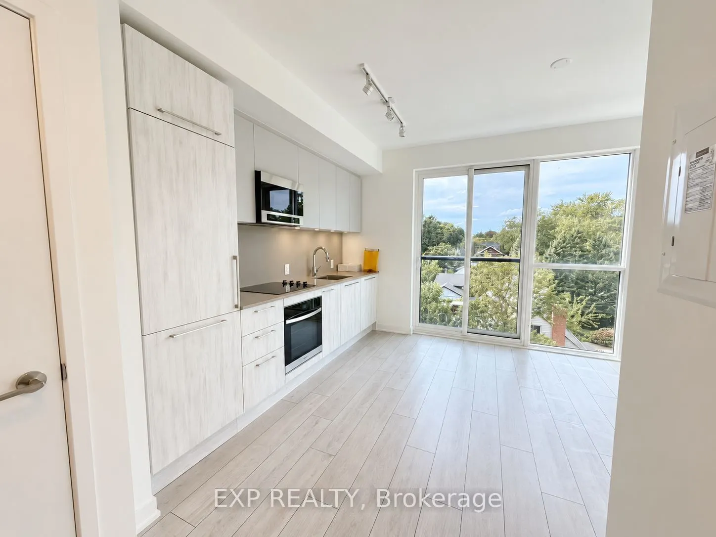 1381 Lakeshore Road E #409