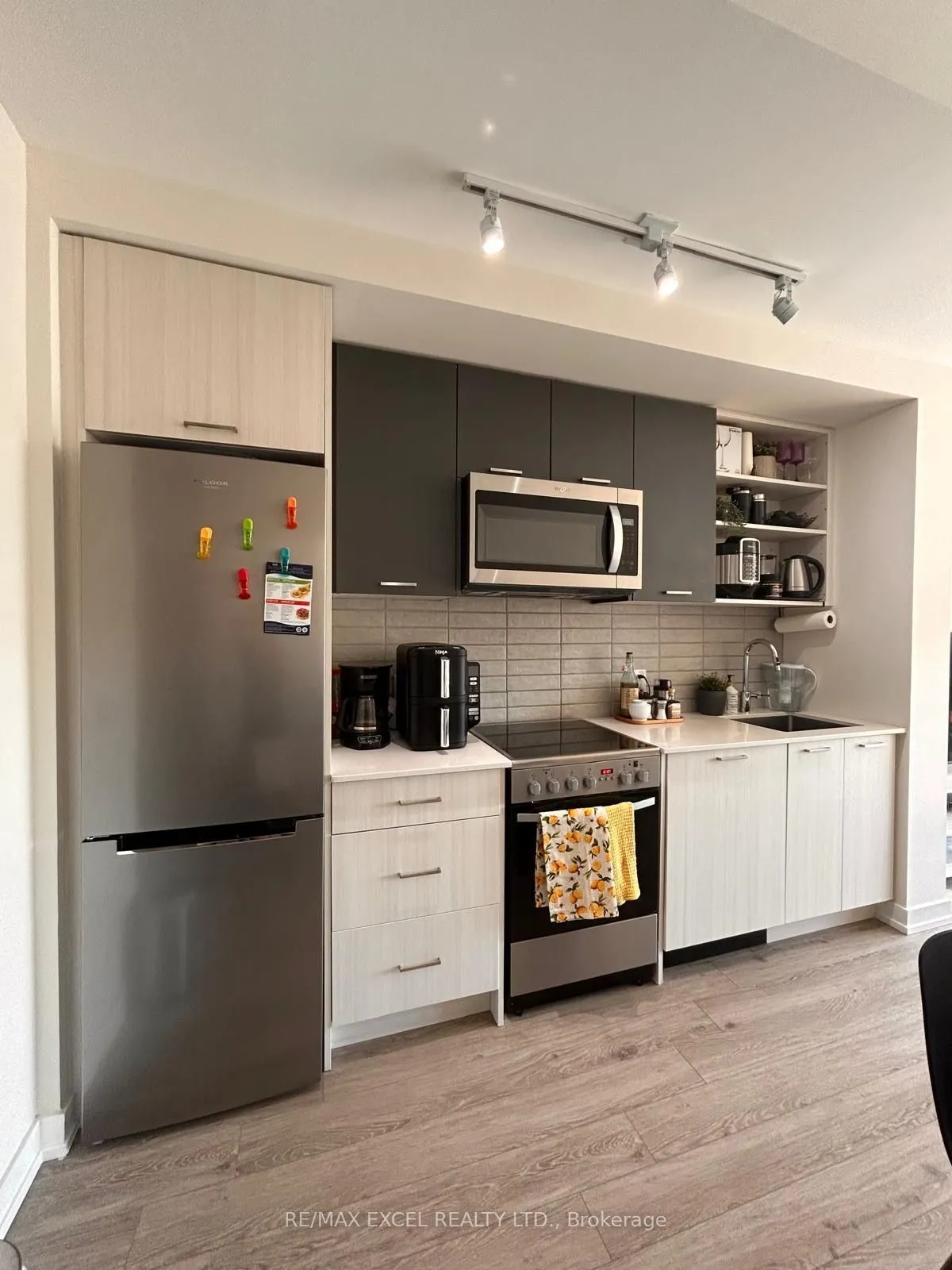 2300 St. Clair Avenue W #606