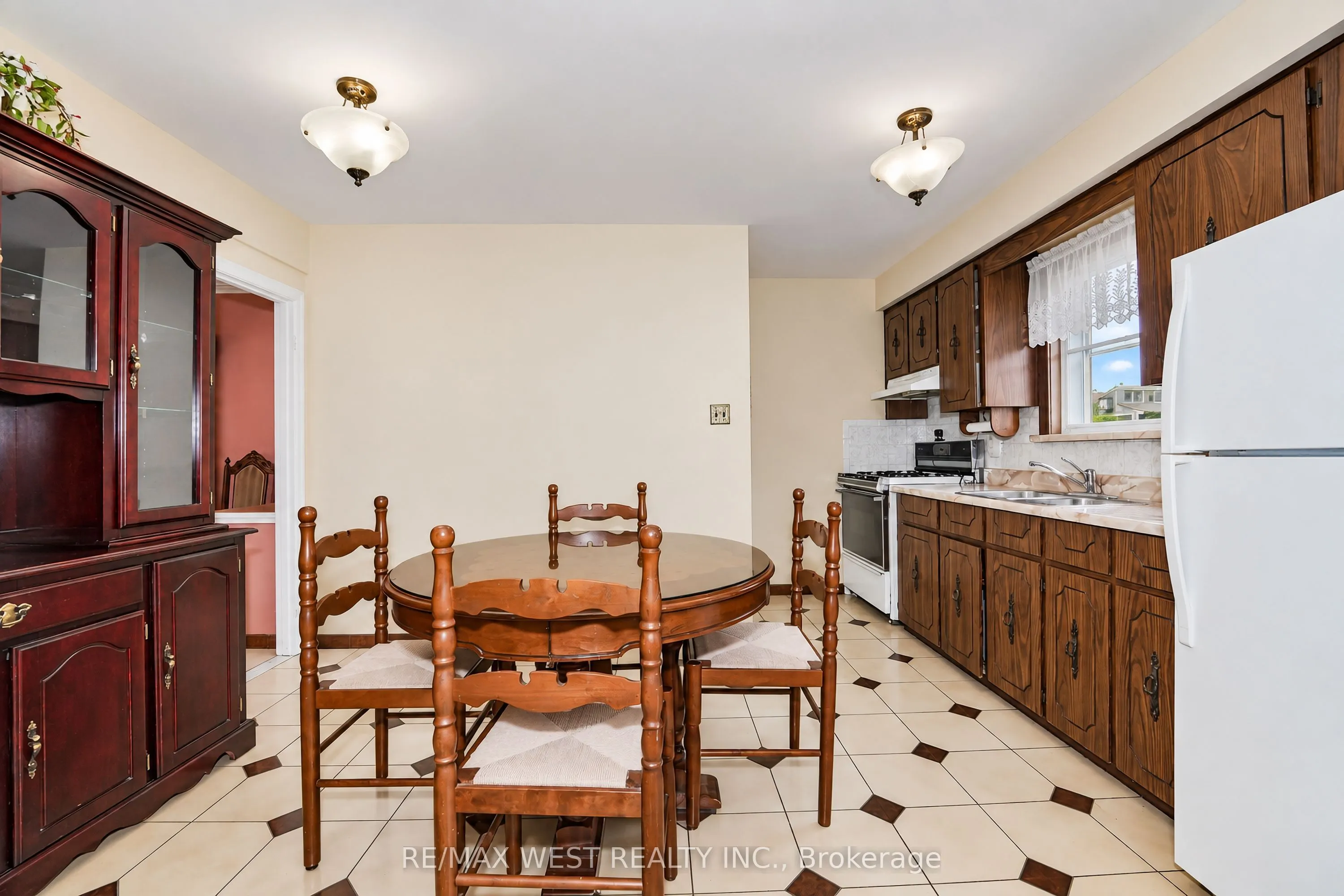 428 Maple Leaf Drive