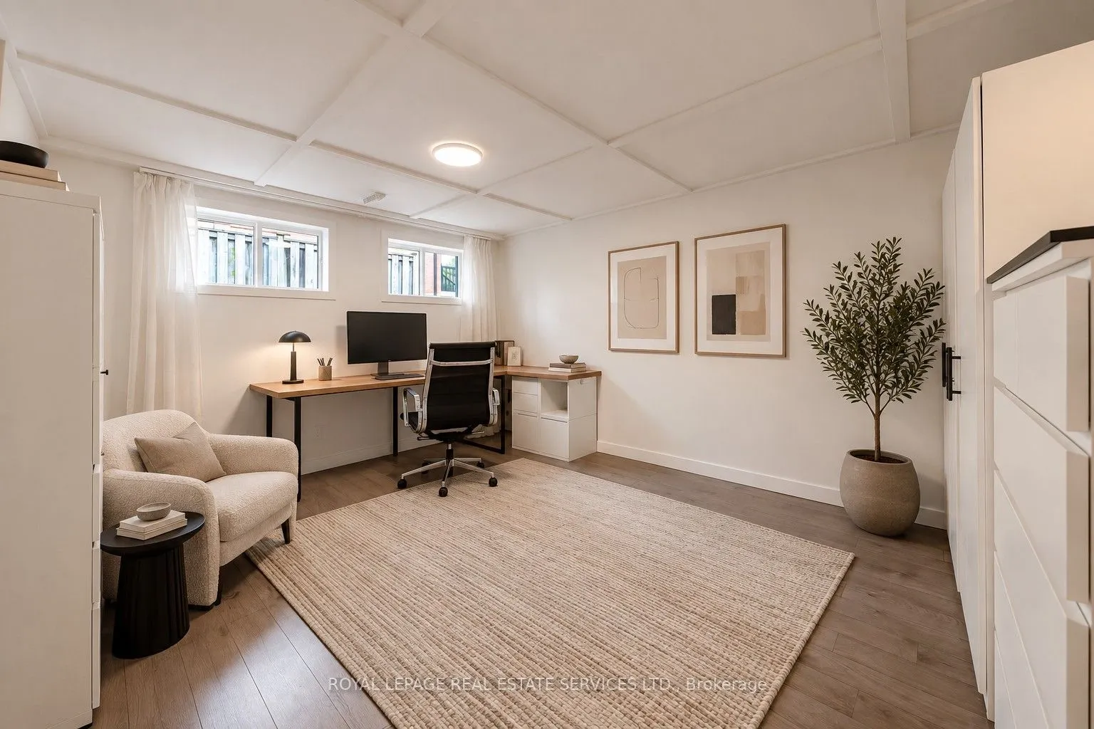 1254 Napier Crescent