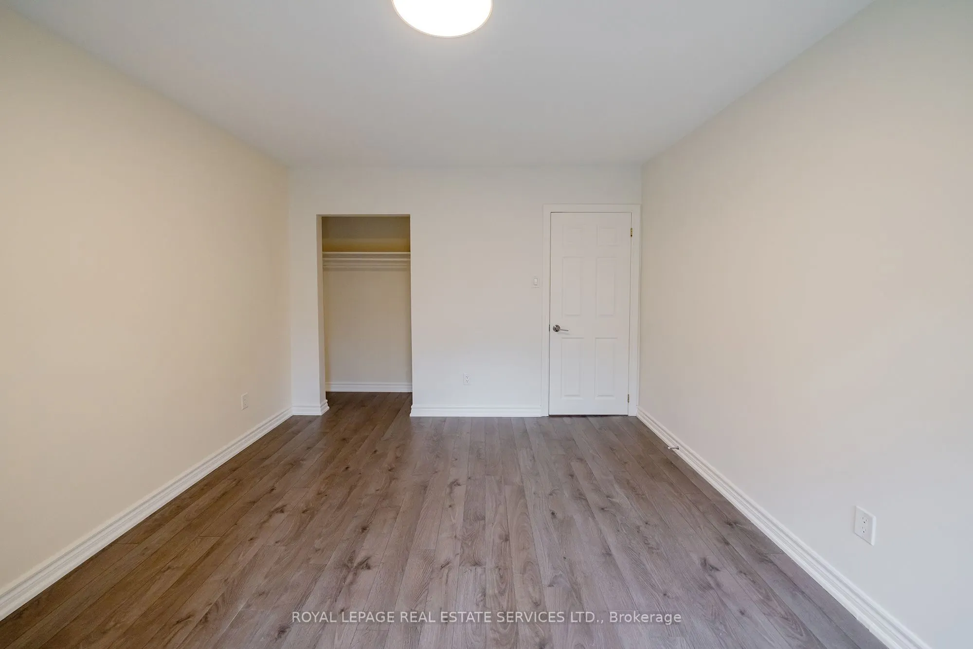 1254 Napier Crescent