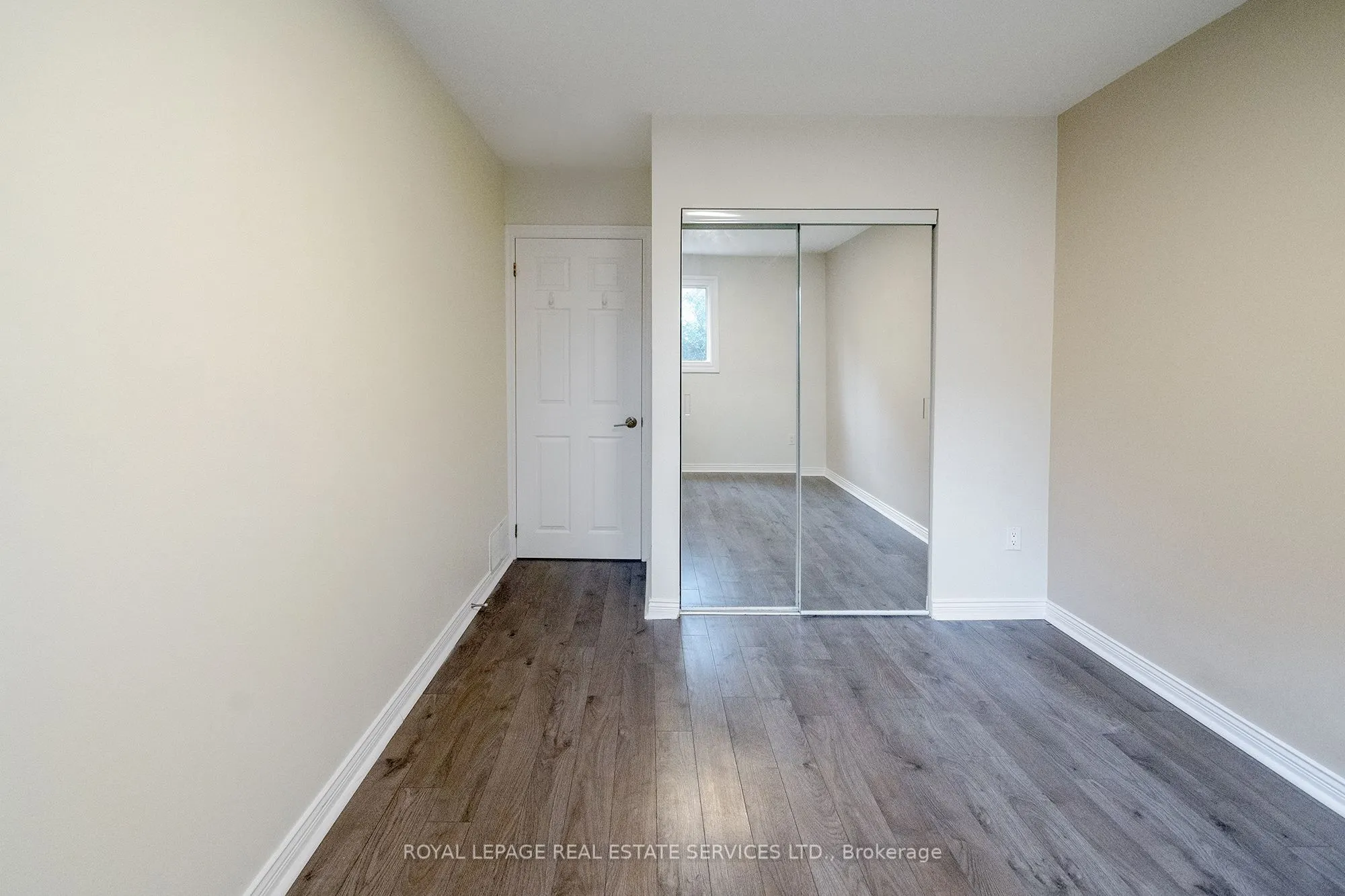 1254 Napier Crescent