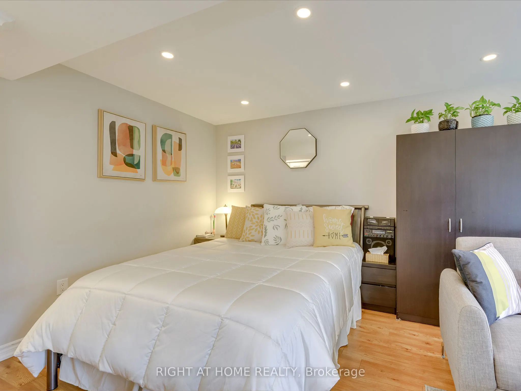 5260 Mcfarren Boulevard #35
