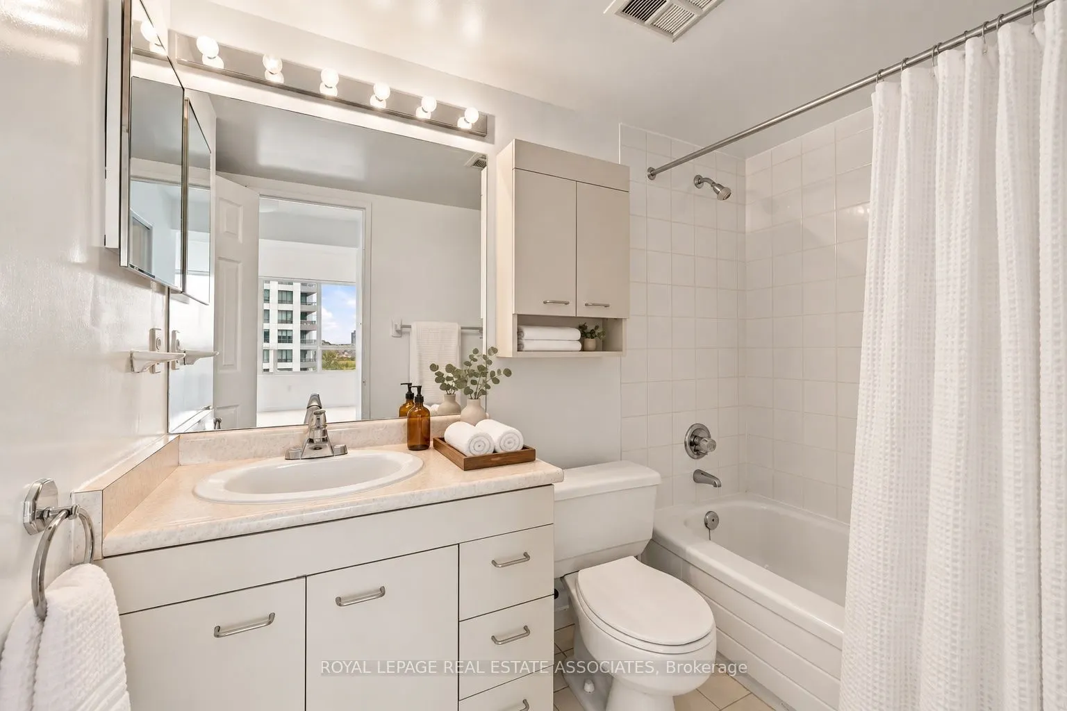 350 Rathburn Road W #808