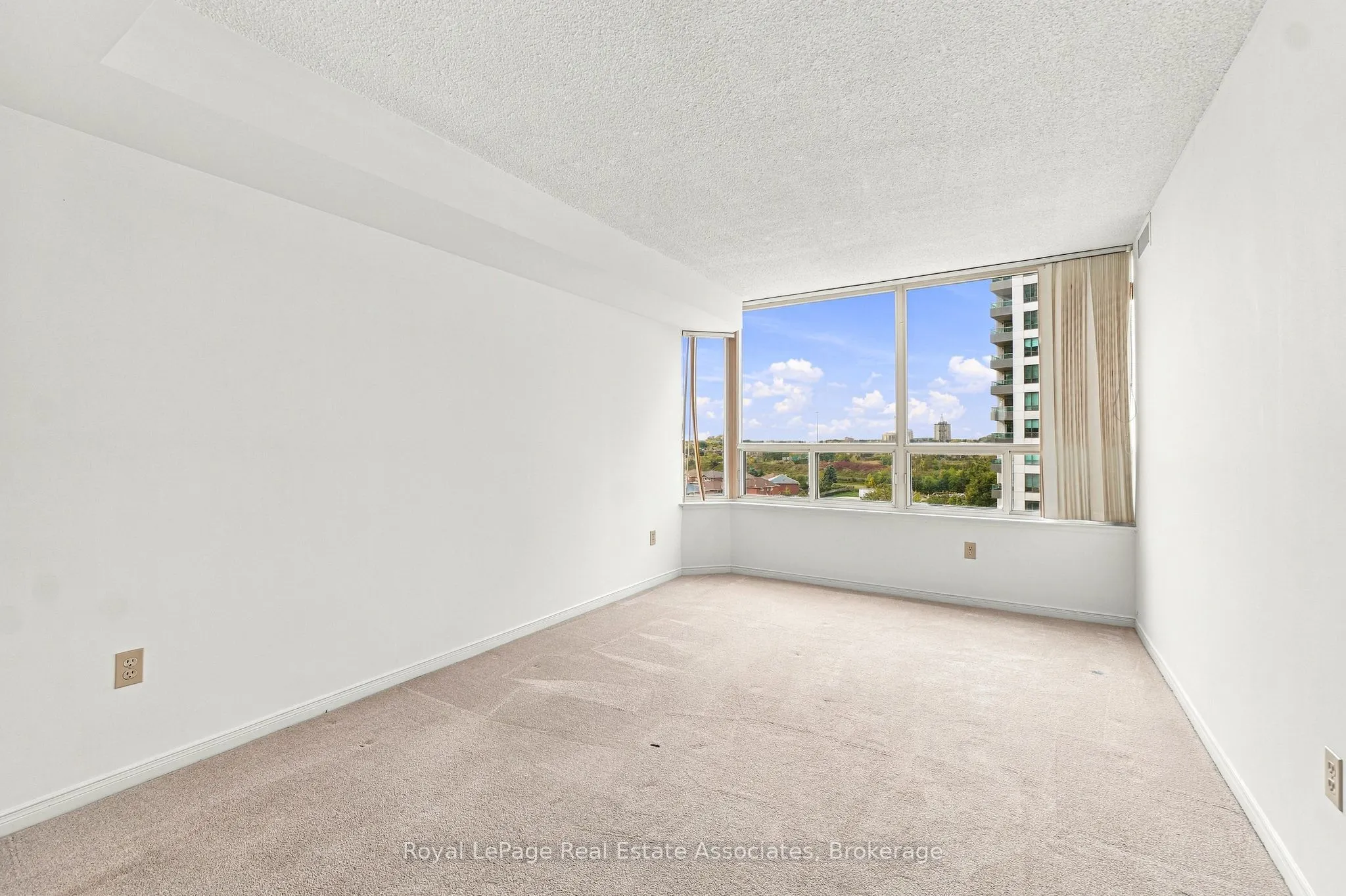 350 Rathburn Road W #808