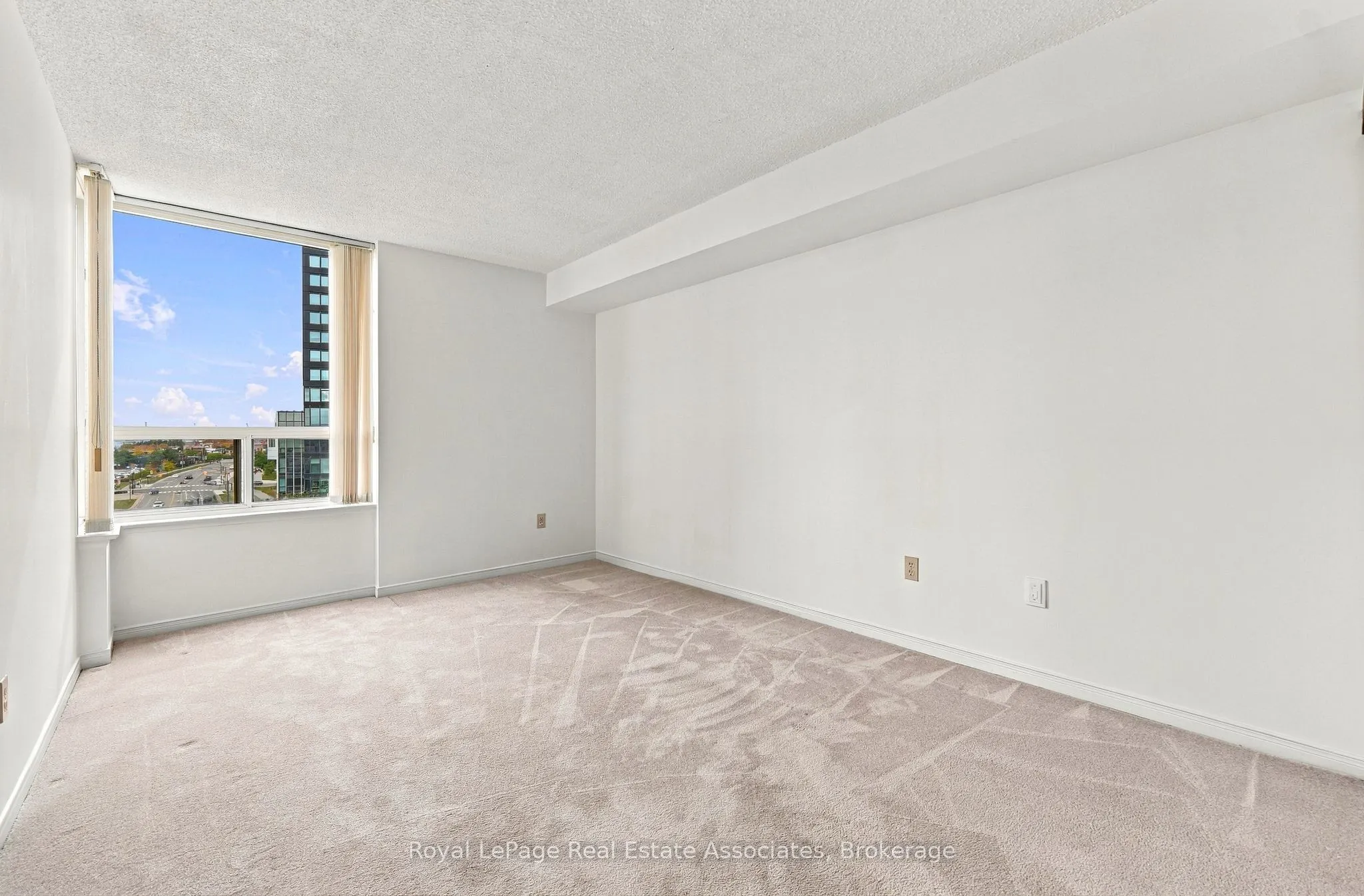 350 Rathburn Road W #808