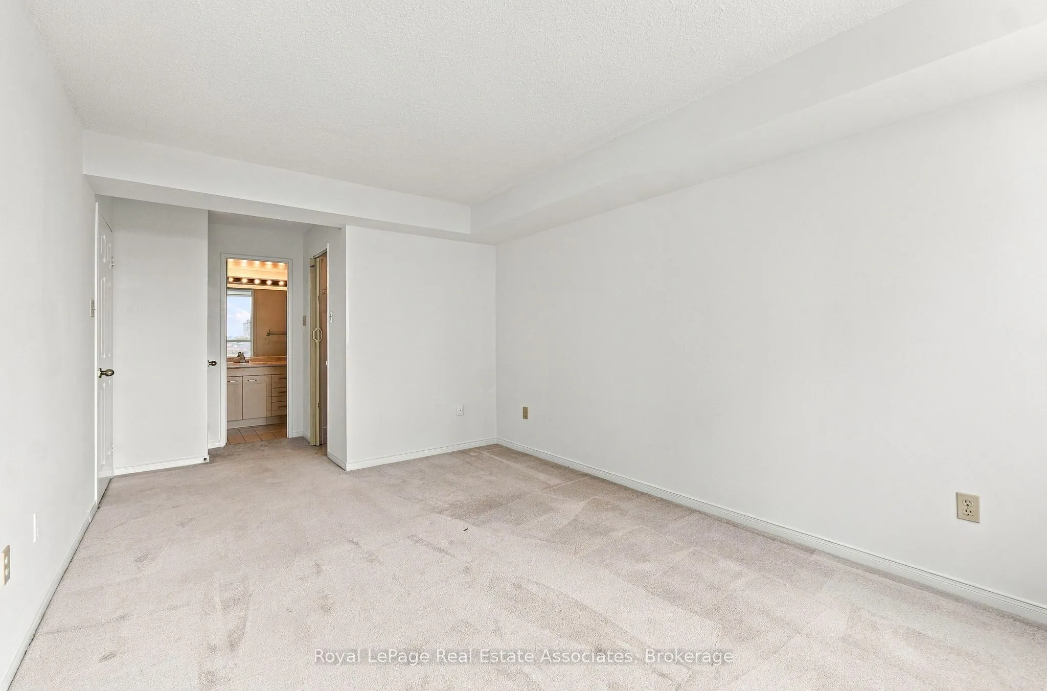350 Rathburn Road W #808