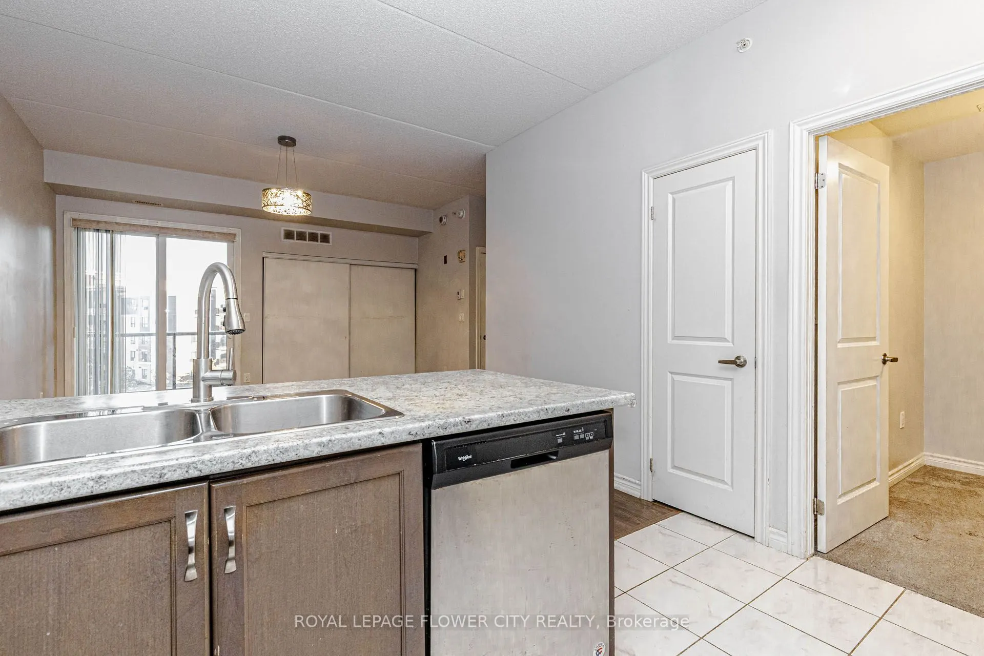 630 Sauve Street #404