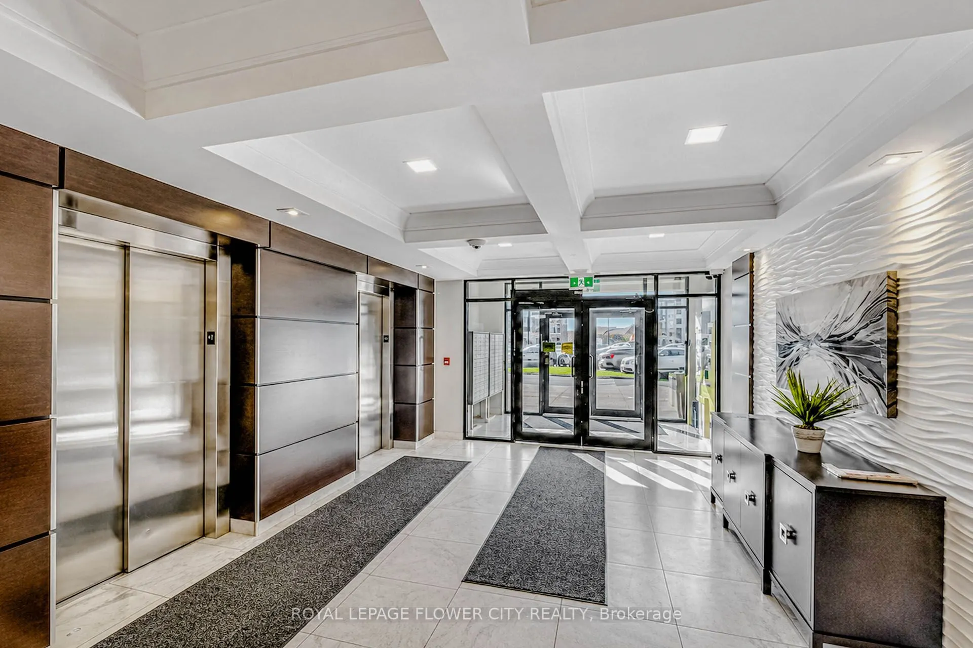 630 Sauve Street #404