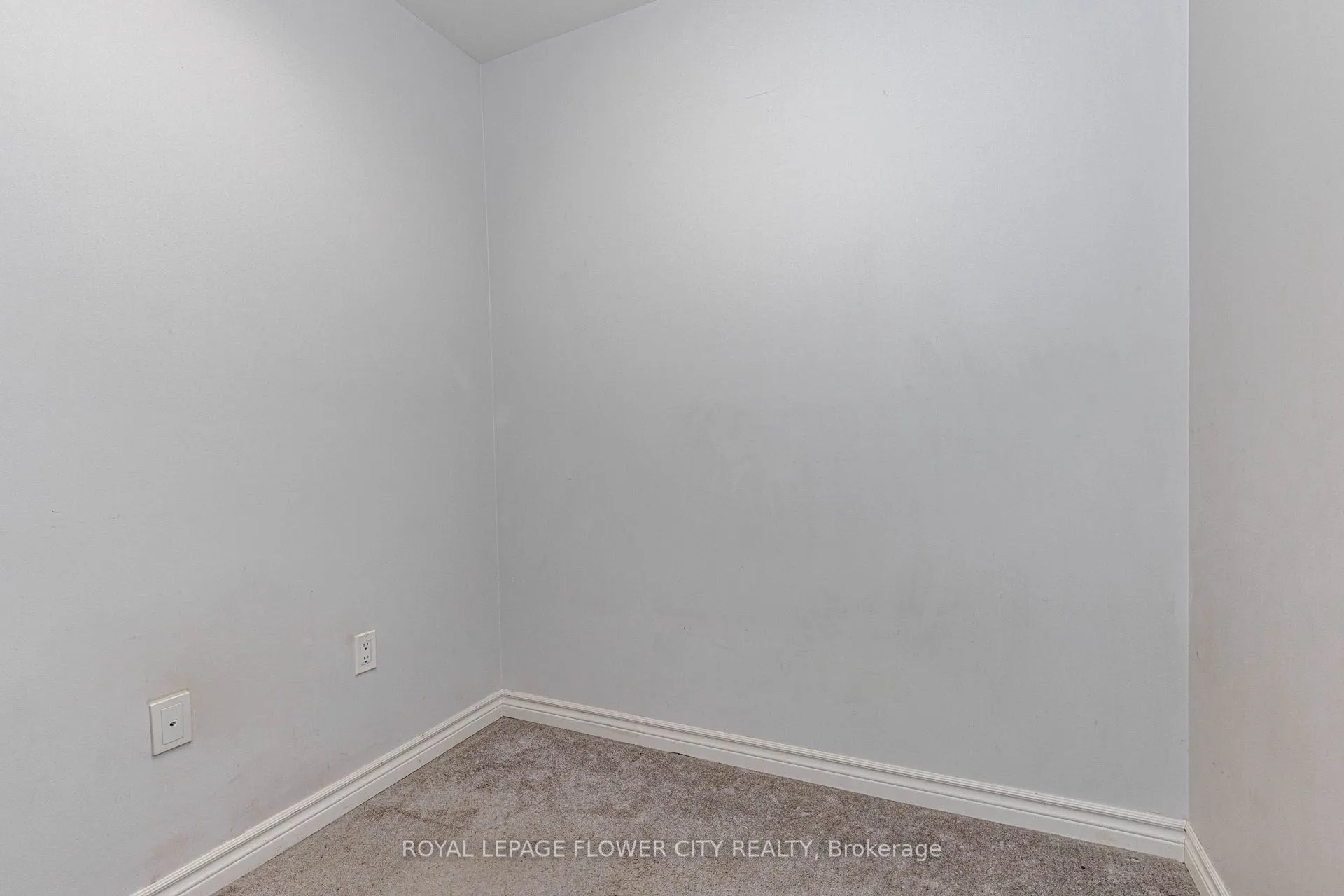 630 Sauve Street #404