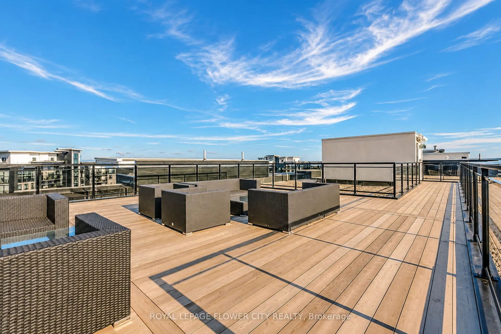 630 Sauve Street #404