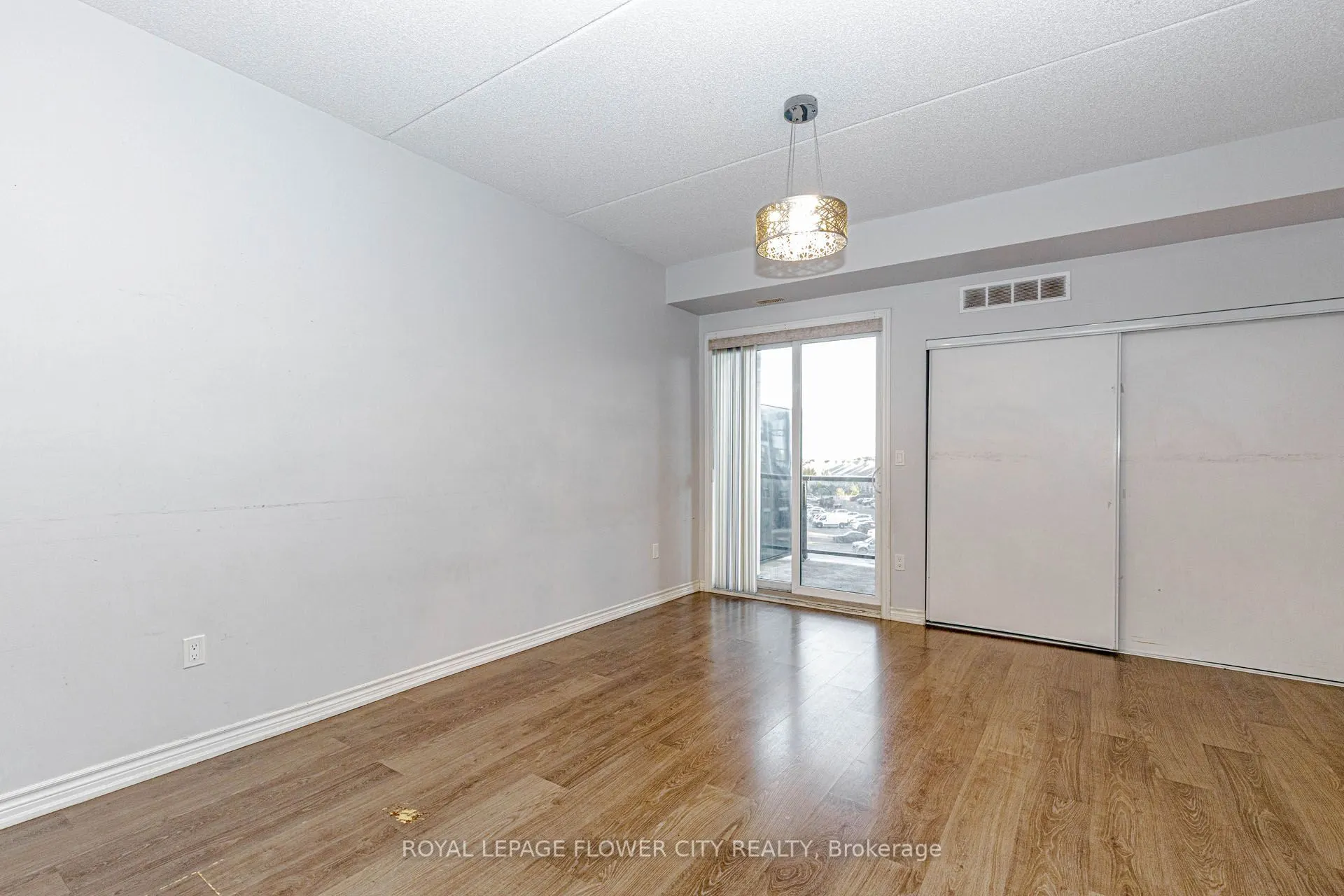 630 Sauve Street #404