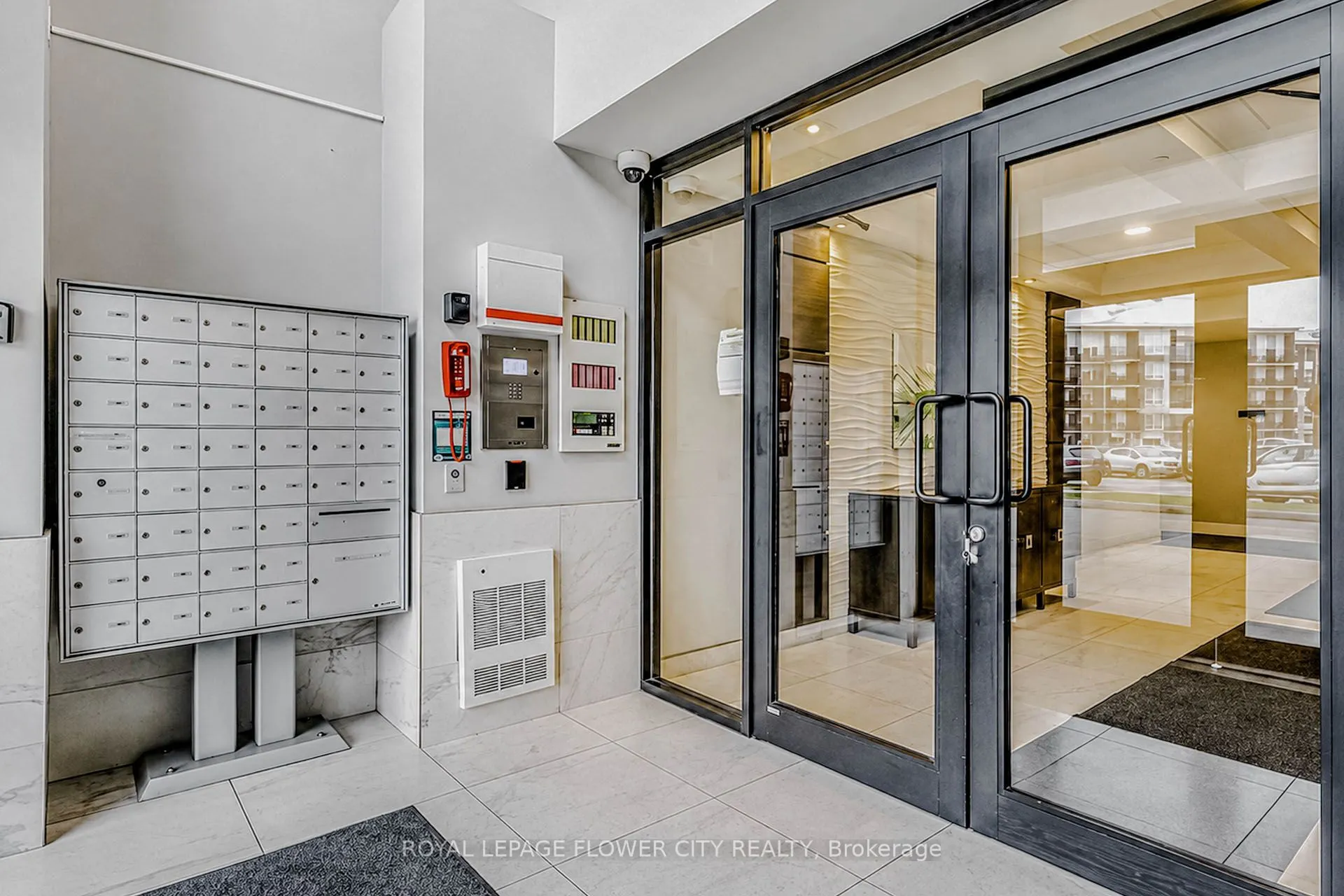 630 Sauve Street #404
