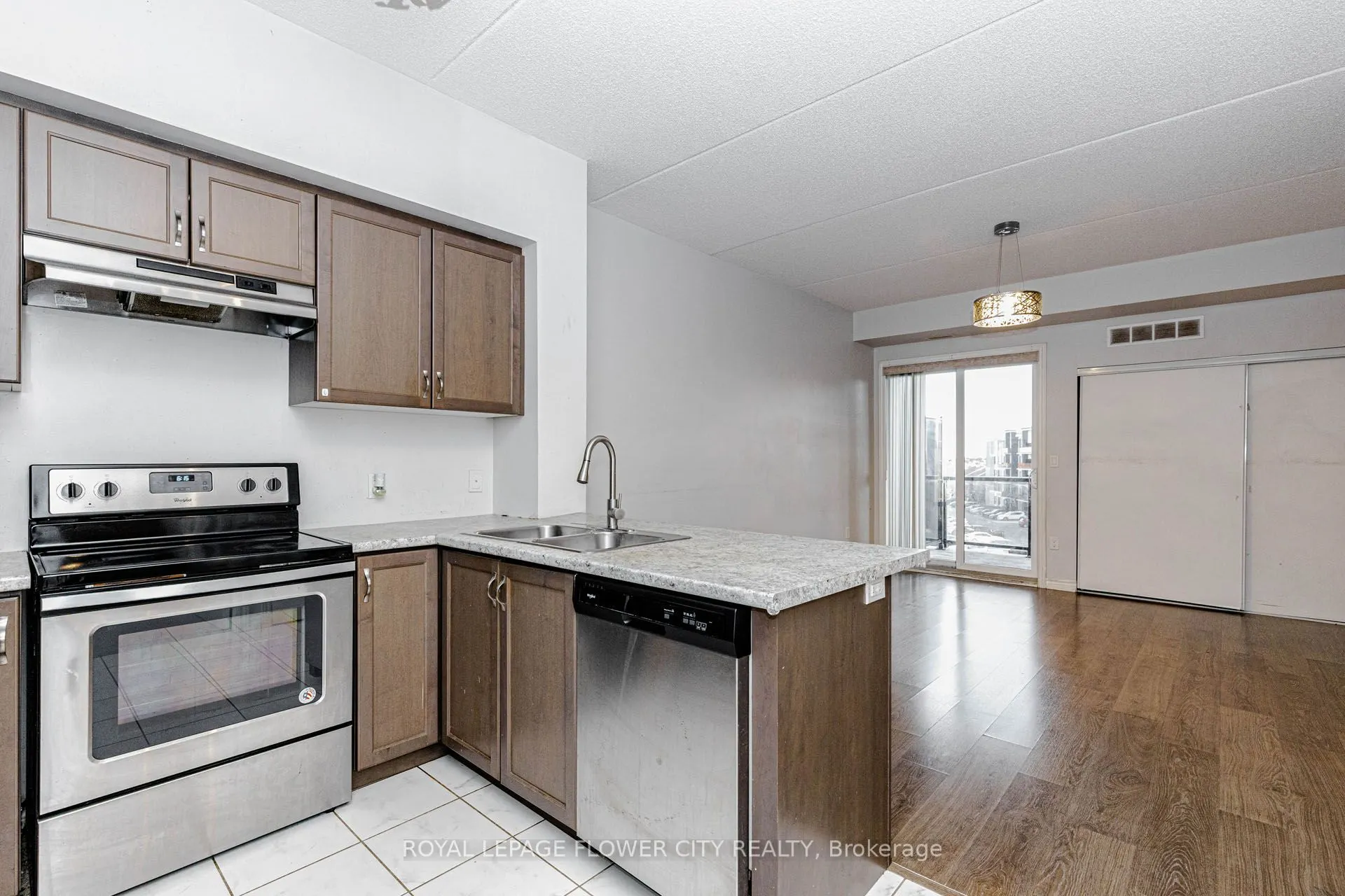 630 Sauve Street #404