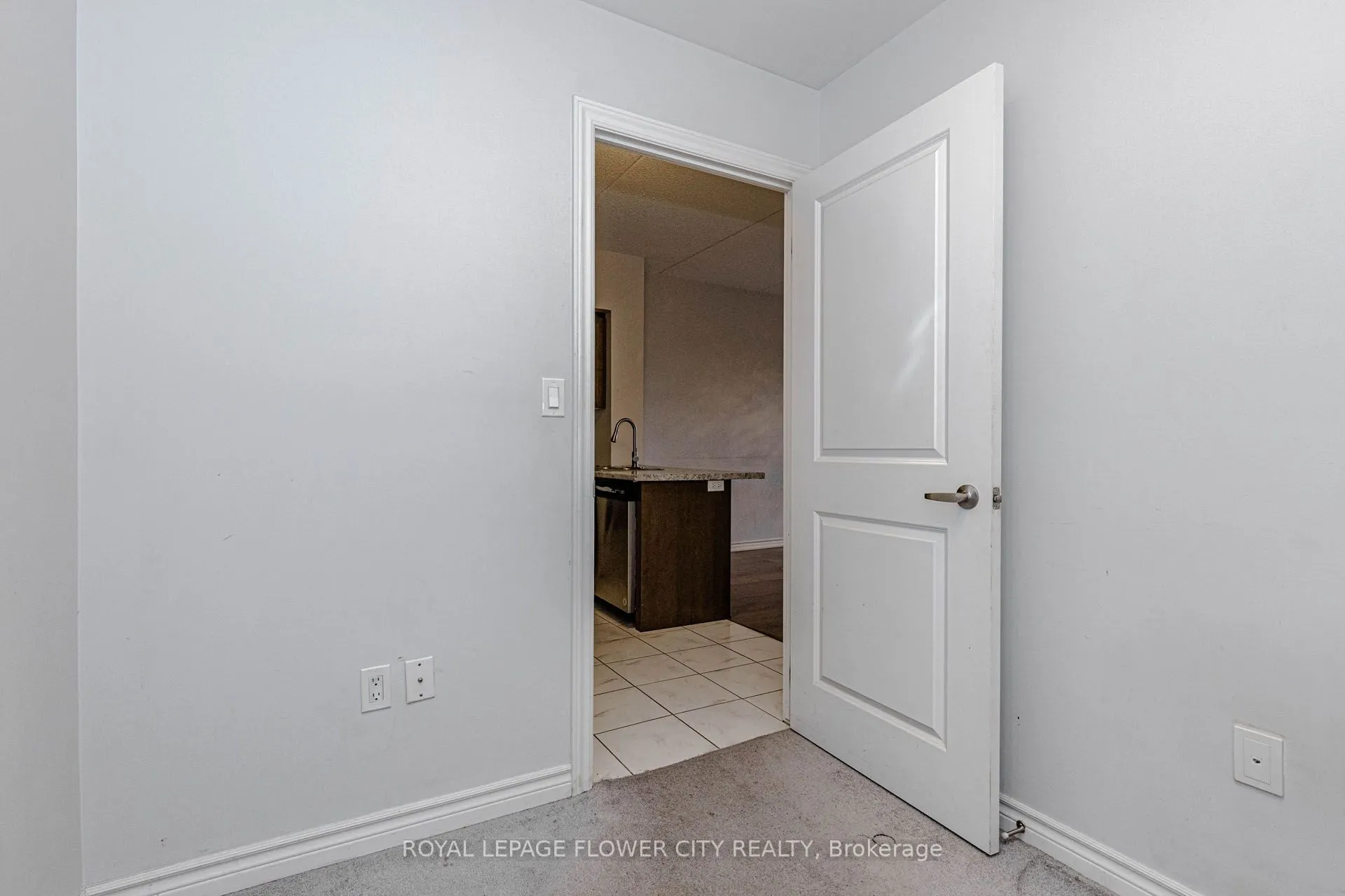 630 Sauve Street #404