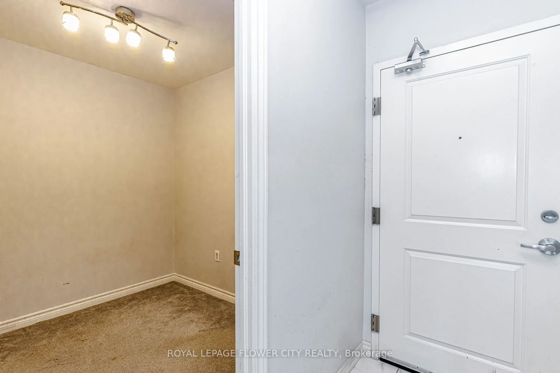 630 Sauve Street #404