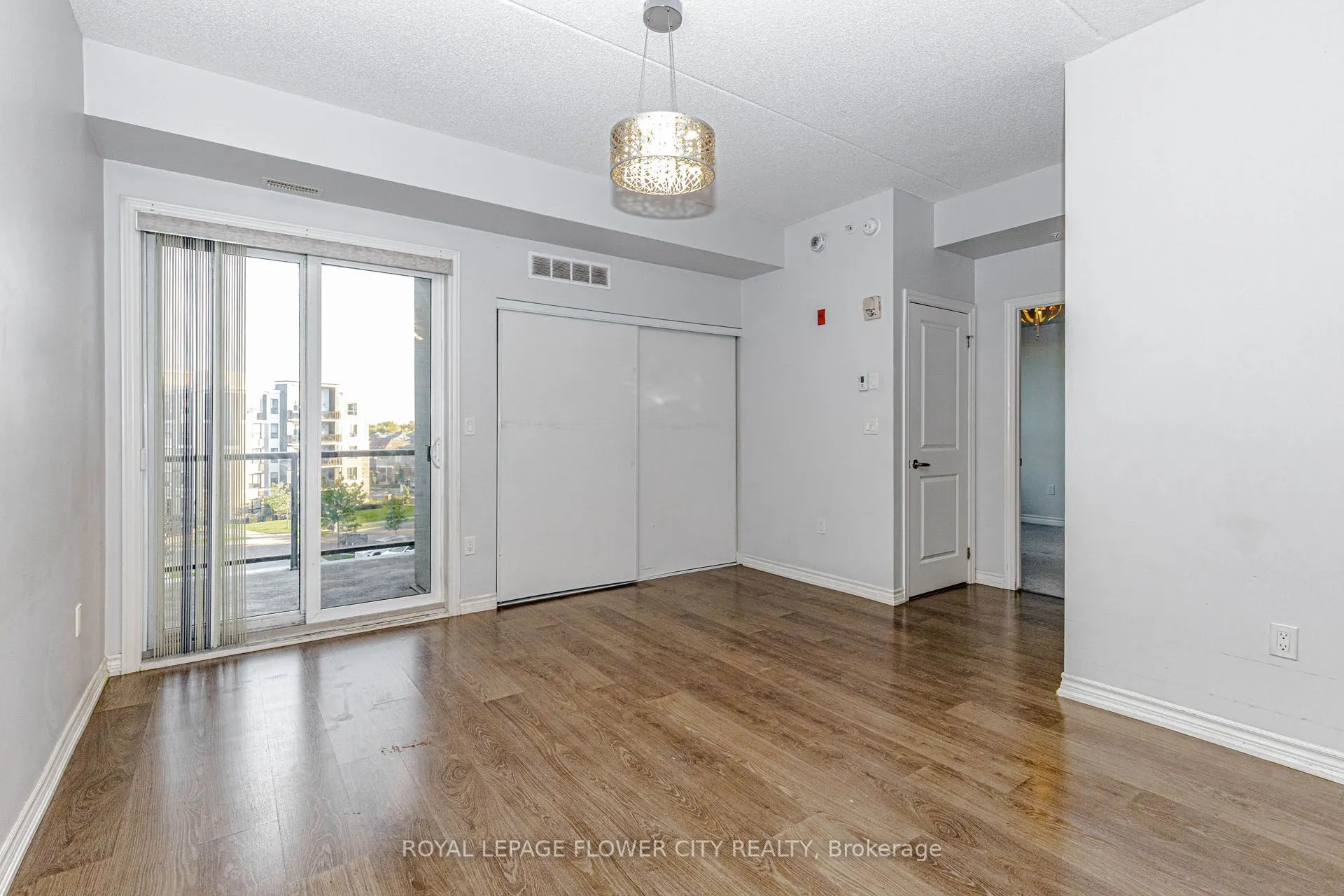 630 Sauve Street #404