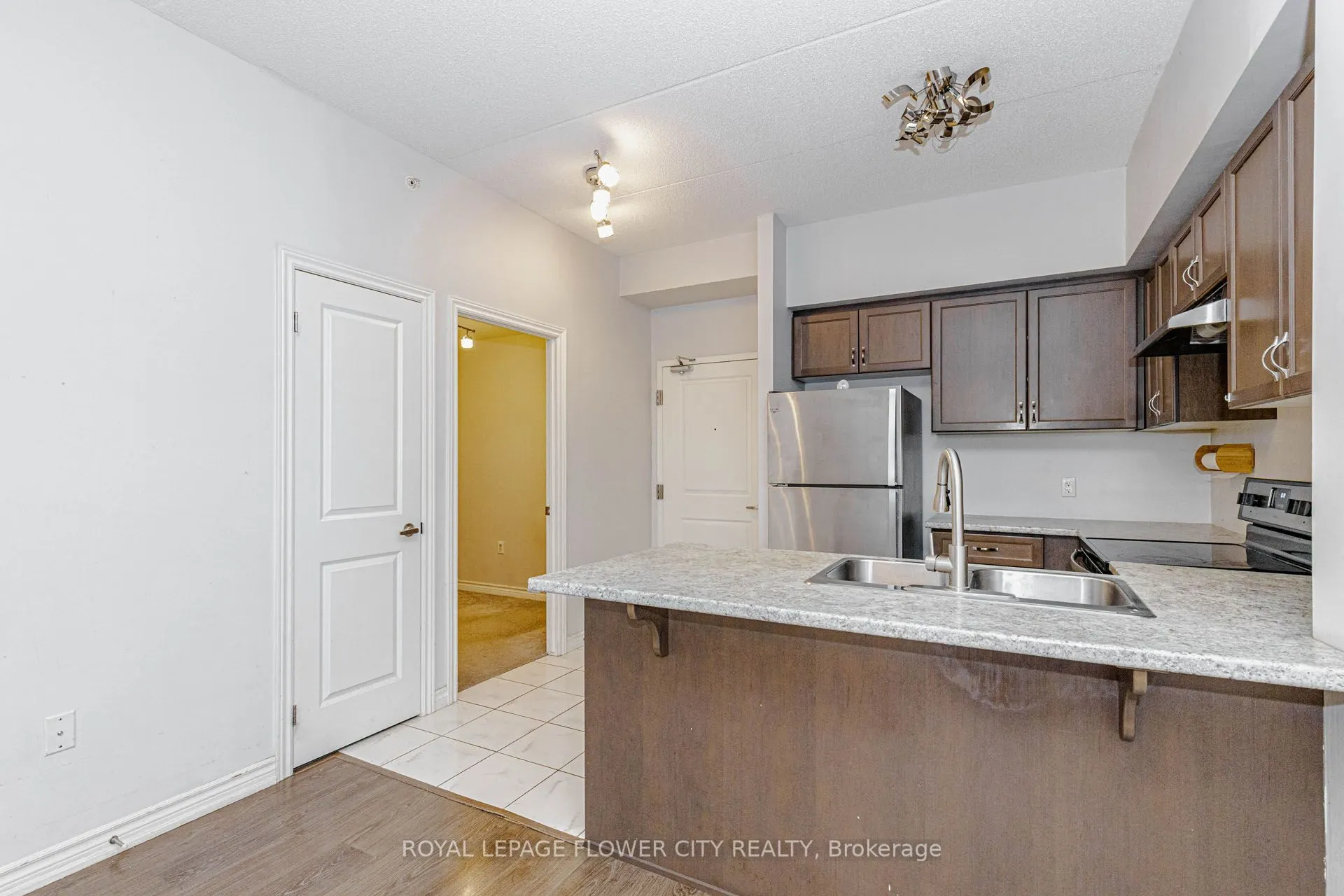 630 Sauve Street #404