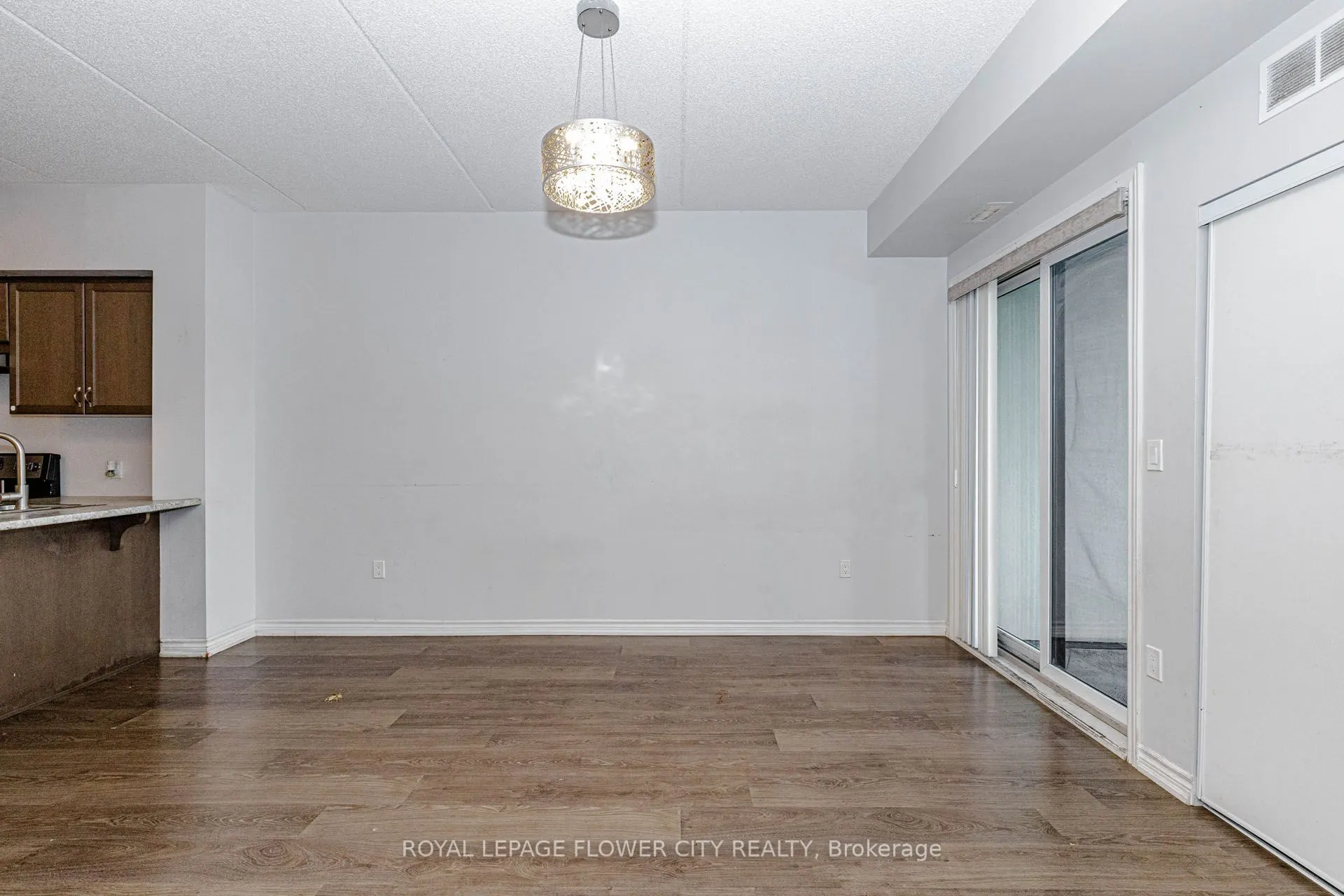 630 Sauve Street #404