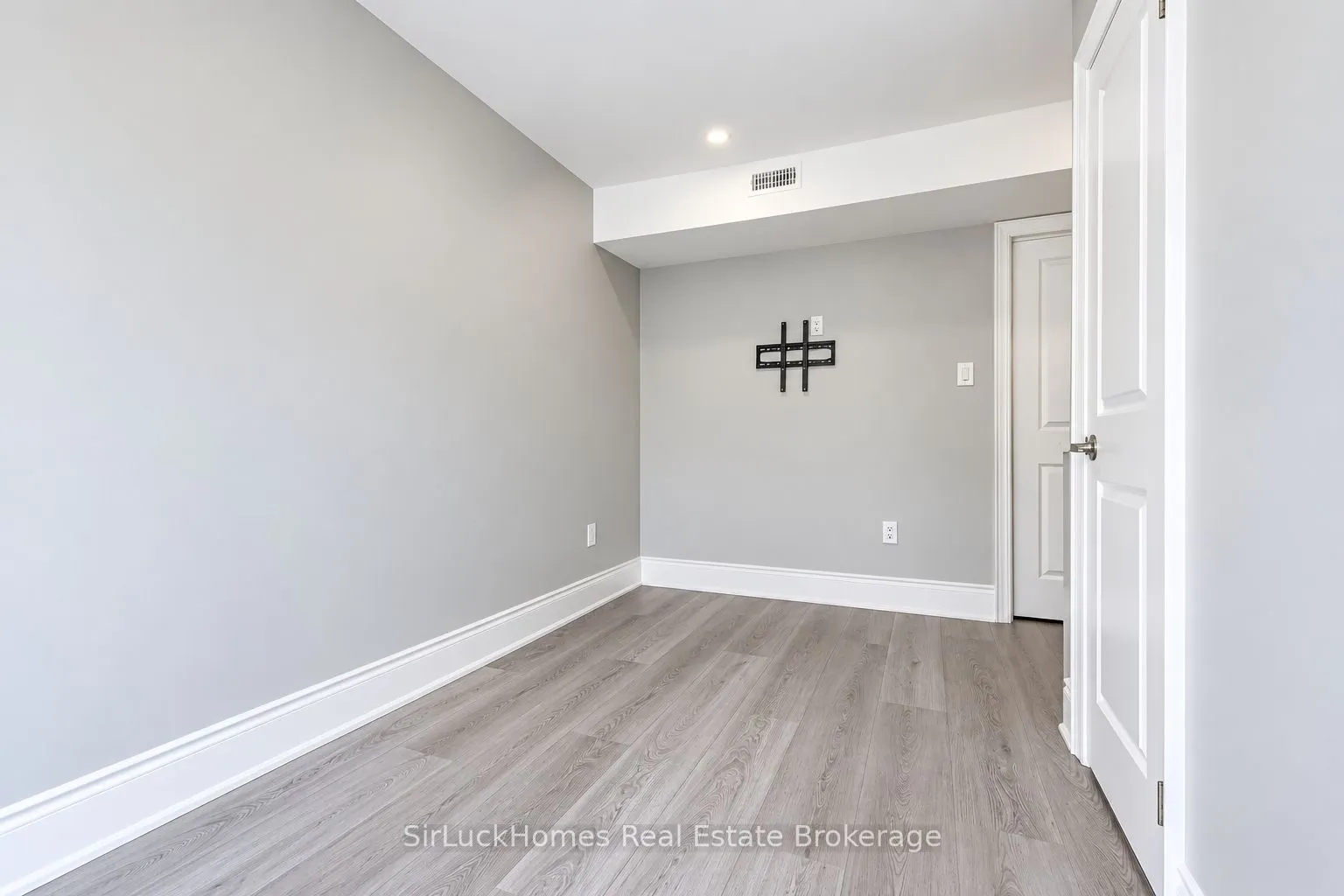 250 Richvale Drive S #22