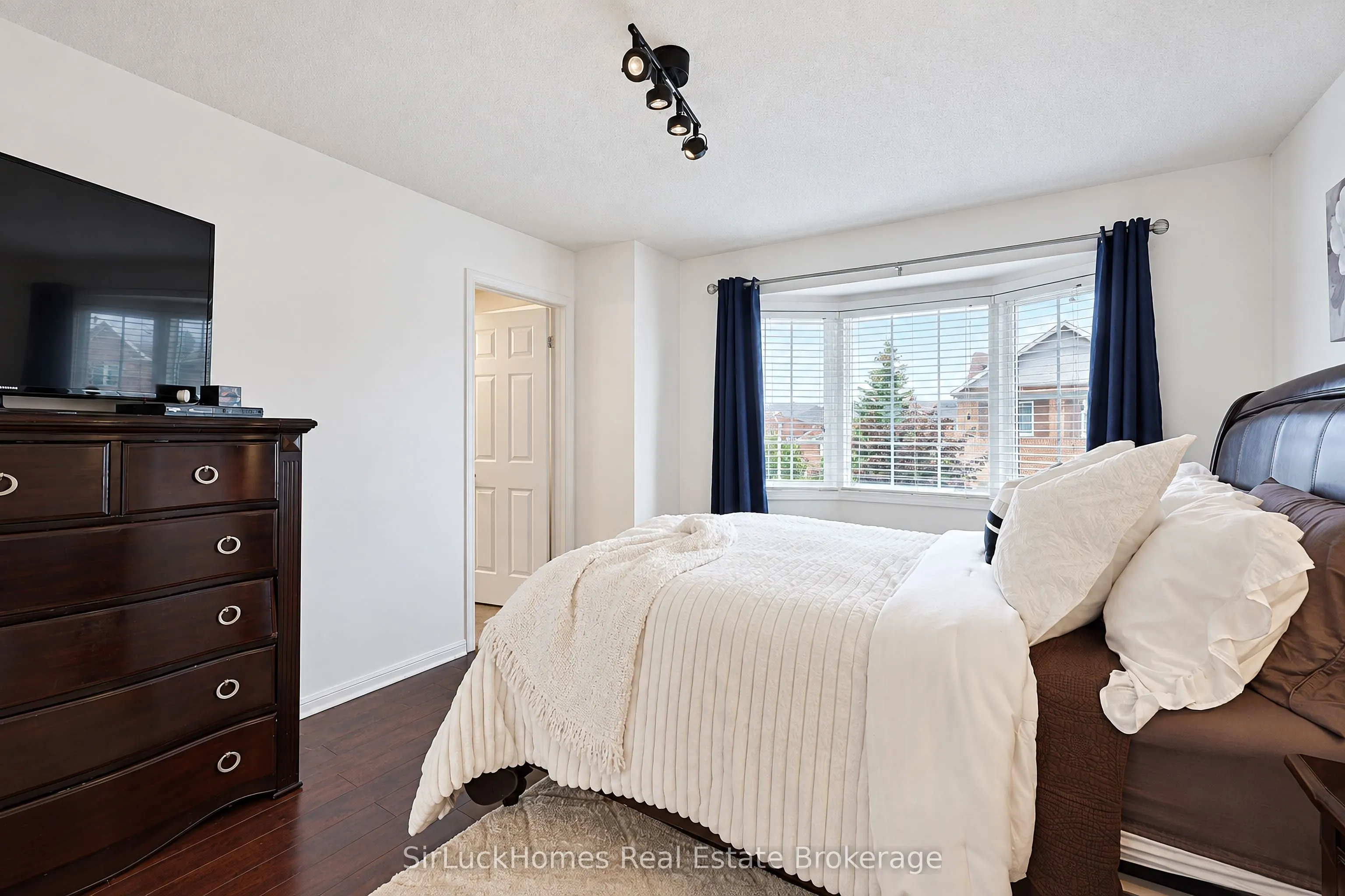 250 Richvale Drive S #22