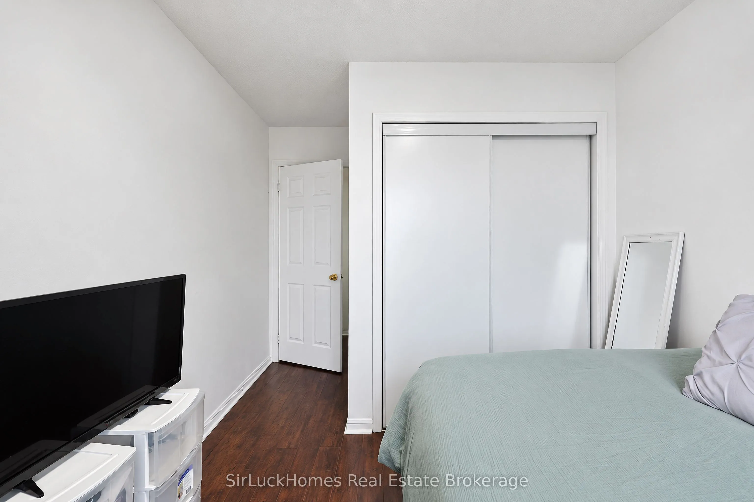 250 Richvale Drive S #22