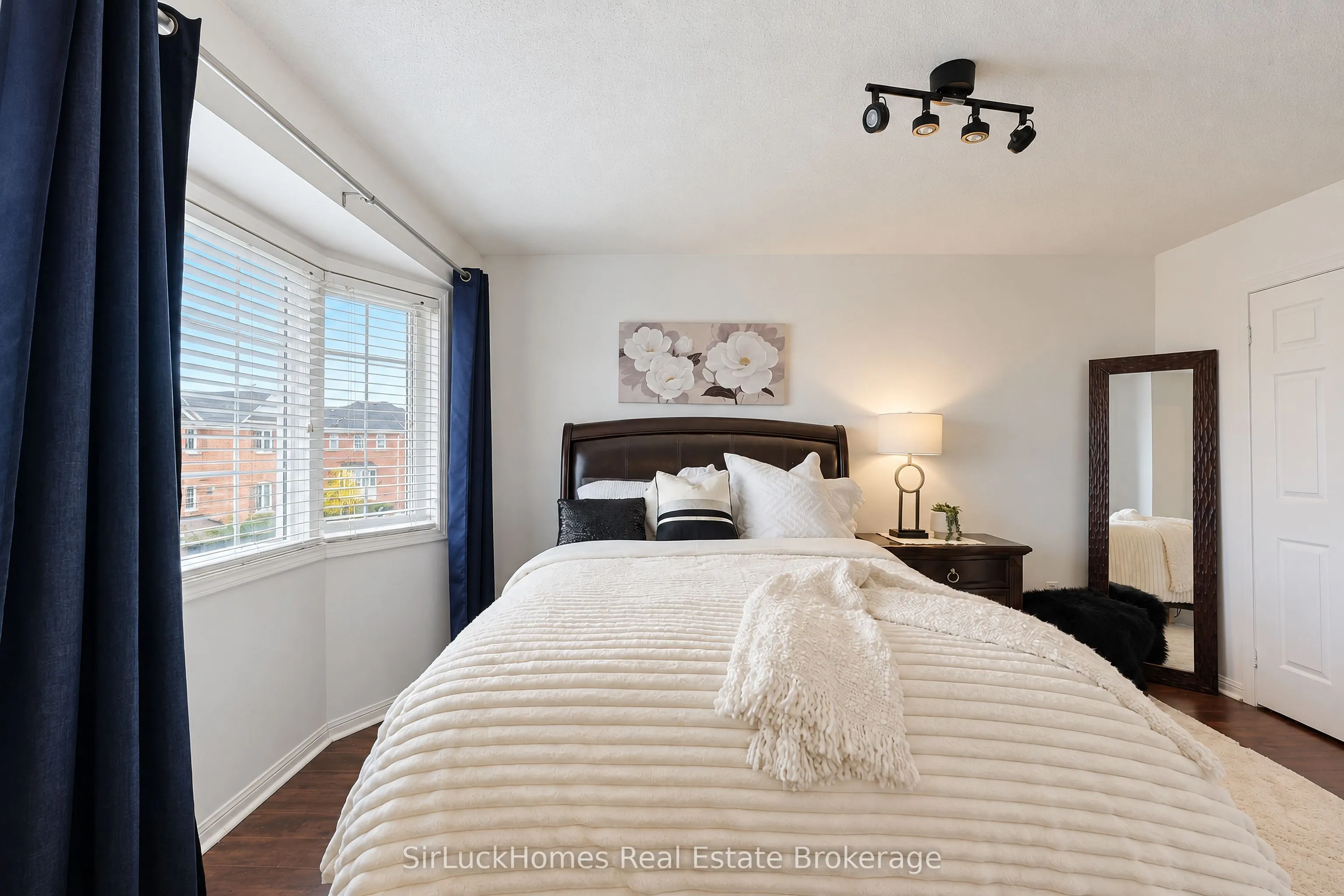 250 Richvale Drive S #22