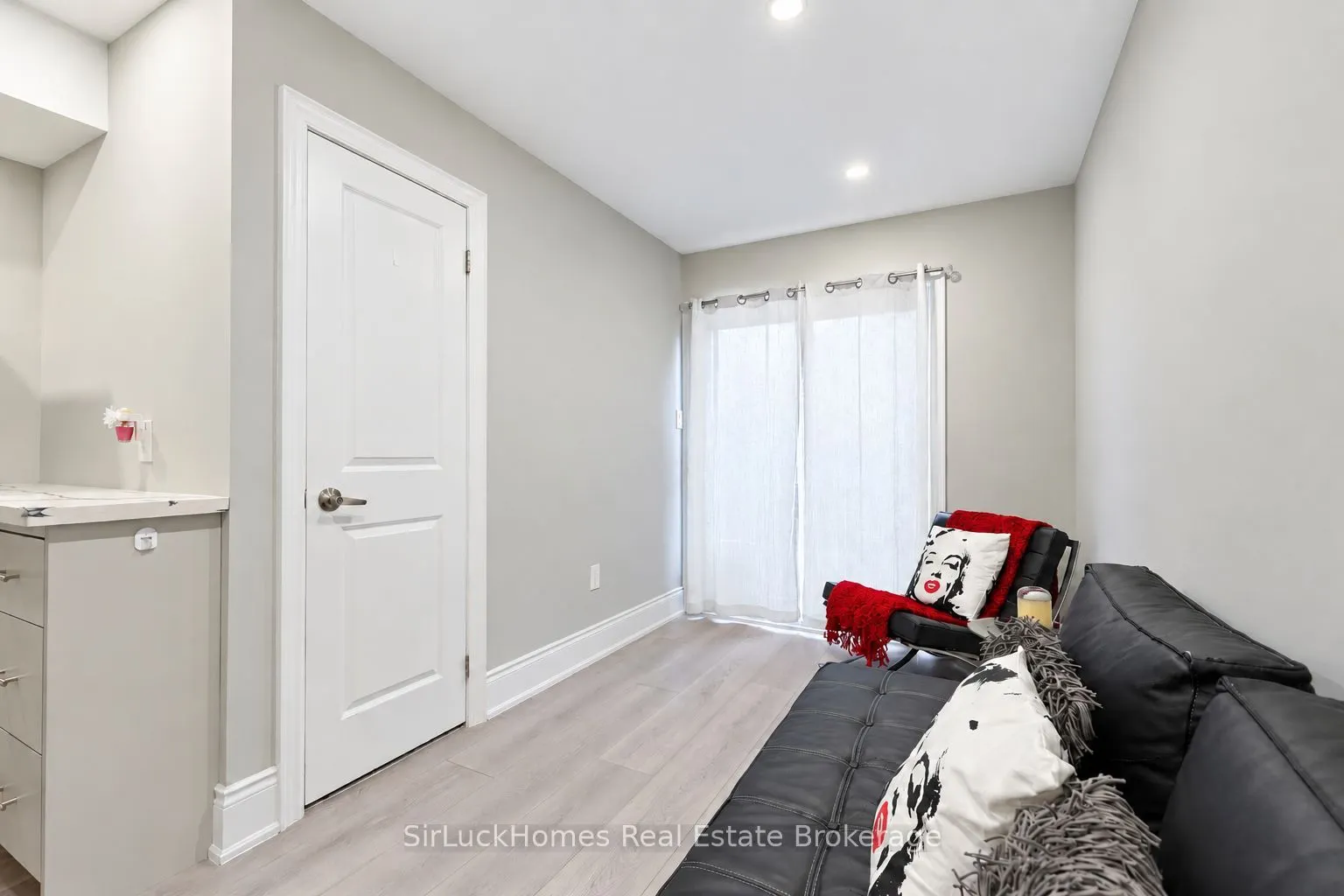 250 Richvale Drive S #22