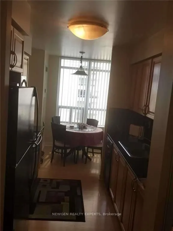 310 Burnhamthorpe Road W #805