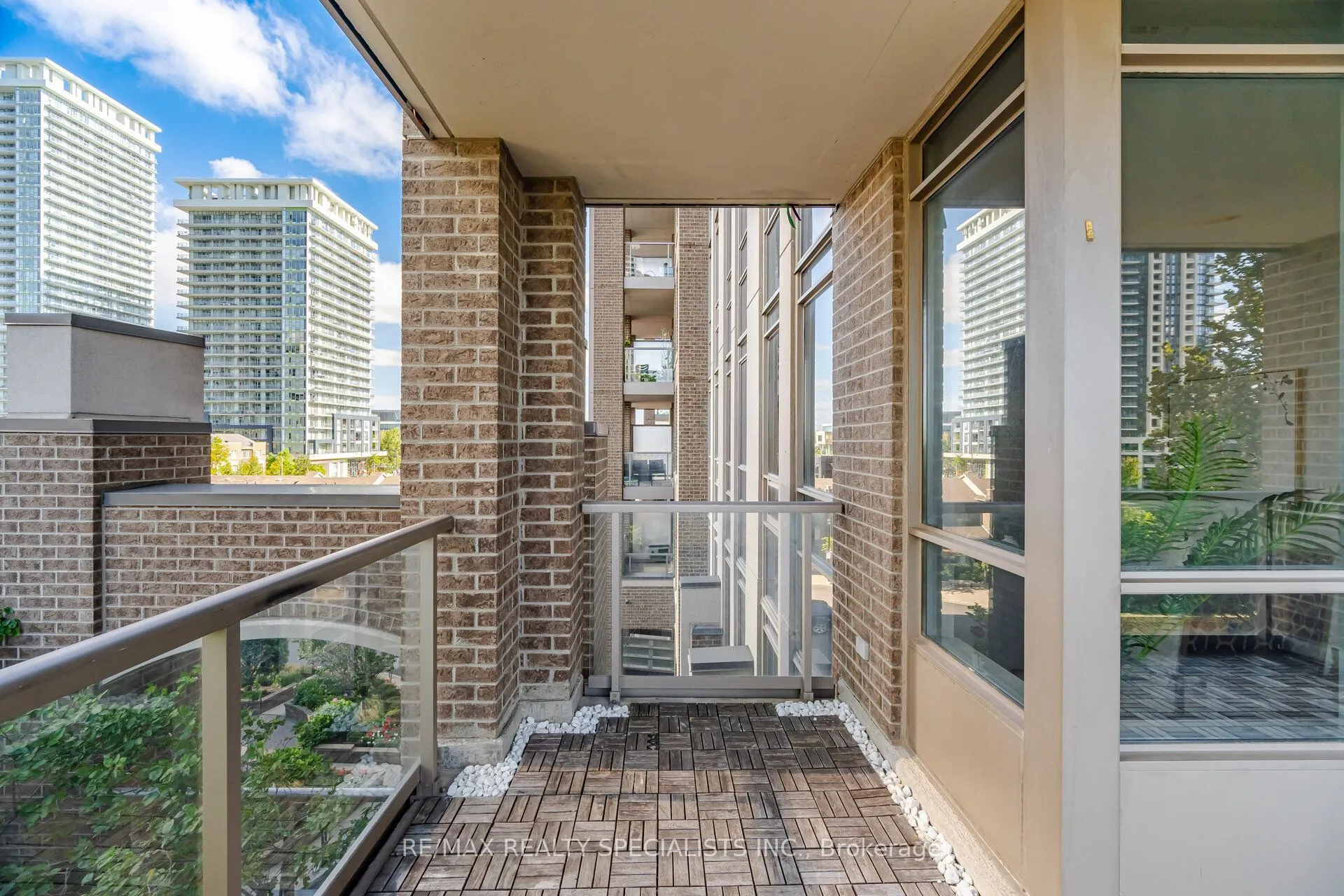 388 Prince of Wales Drive #406