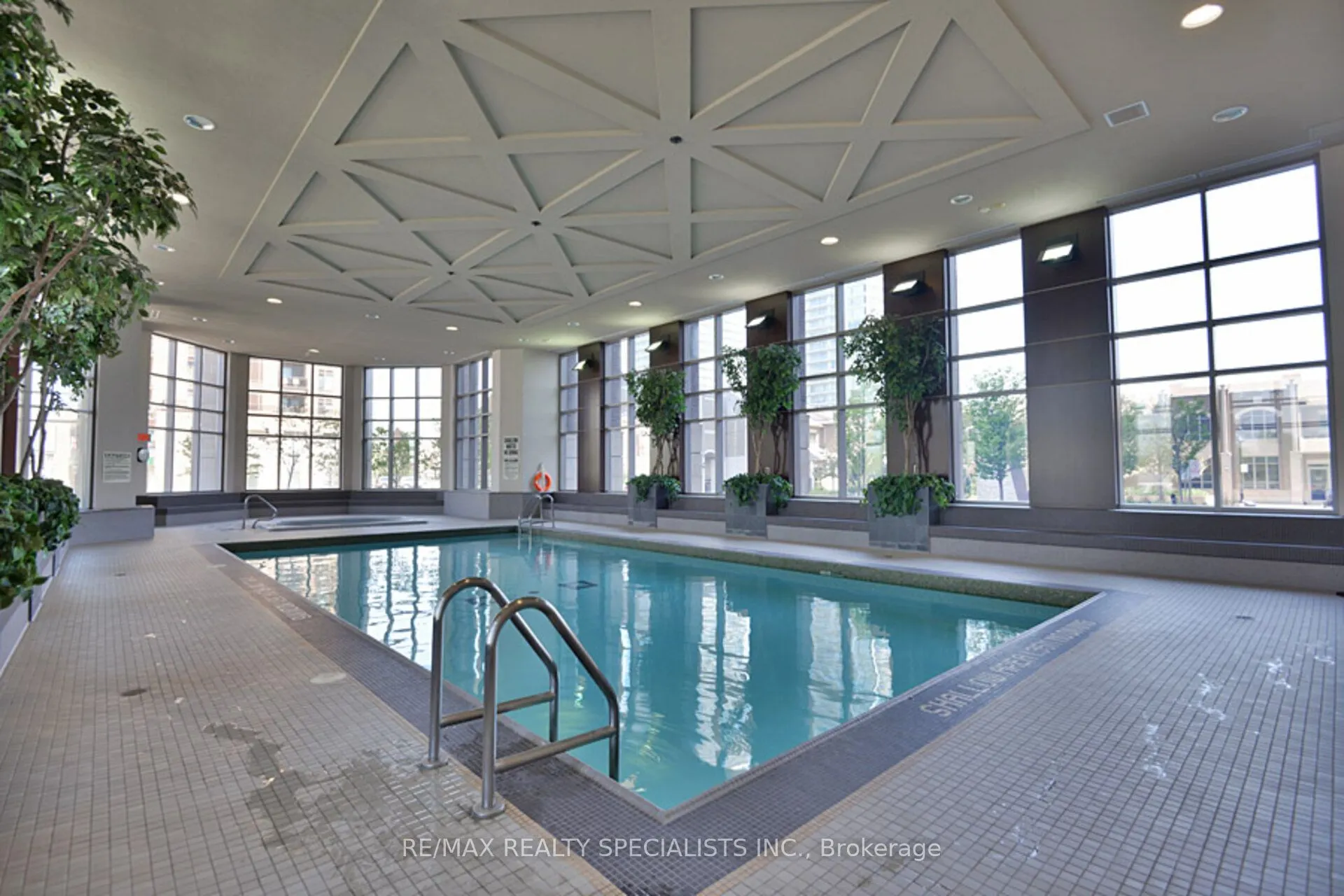 388 Prince of Wales Drive #406