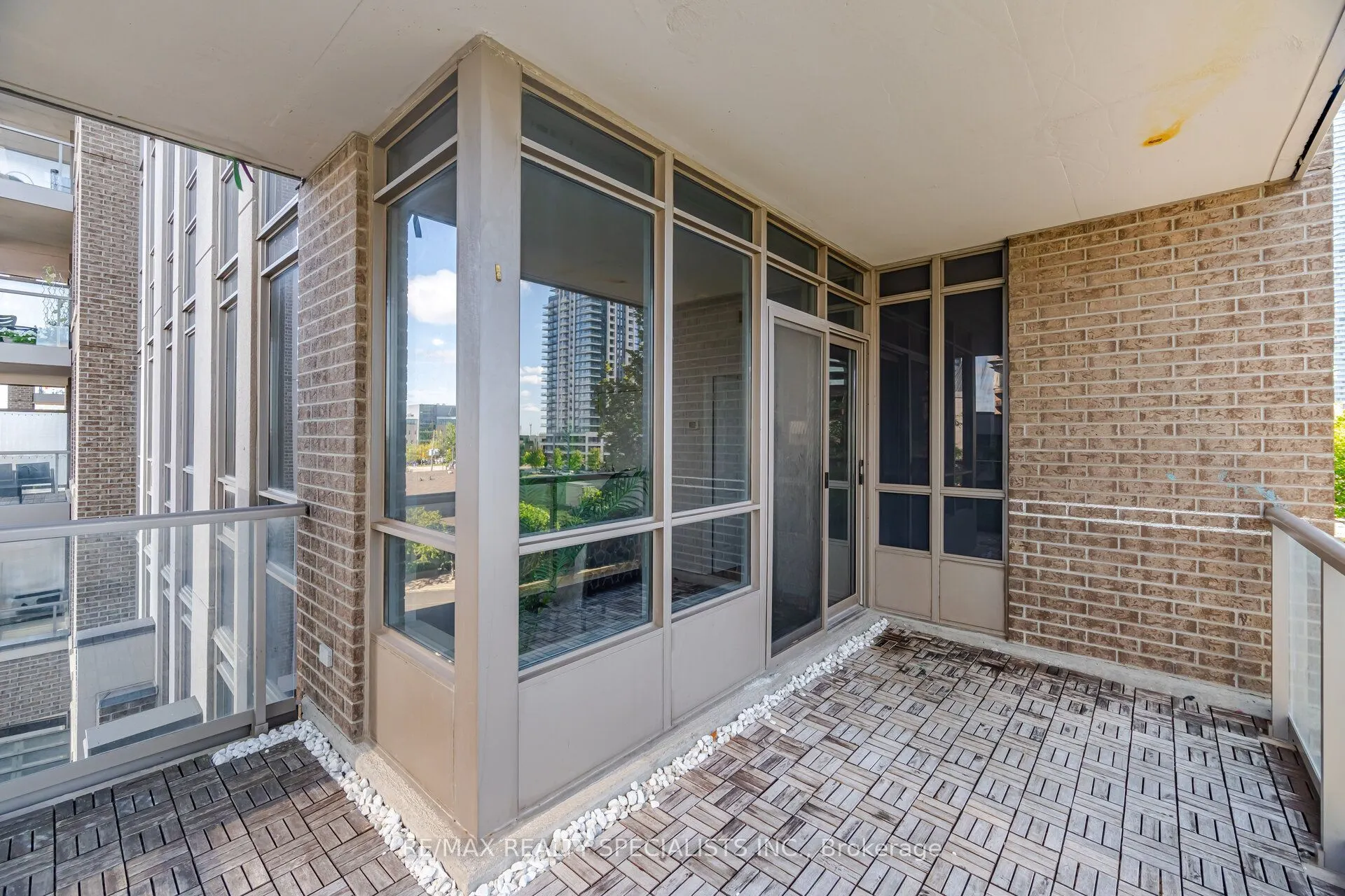 388 Prince of Wales Drive #406