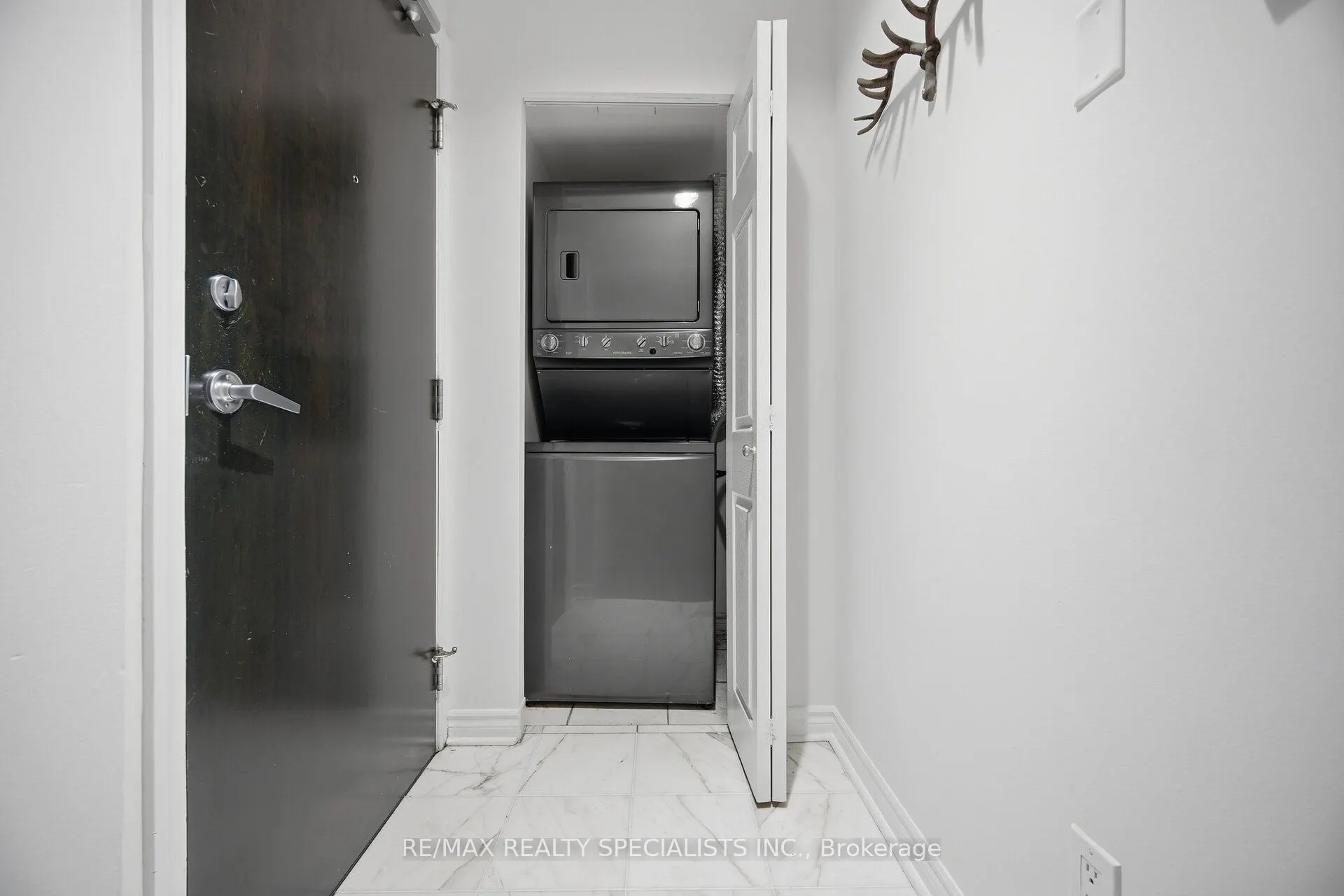 388 Prince of Wales Drive #406