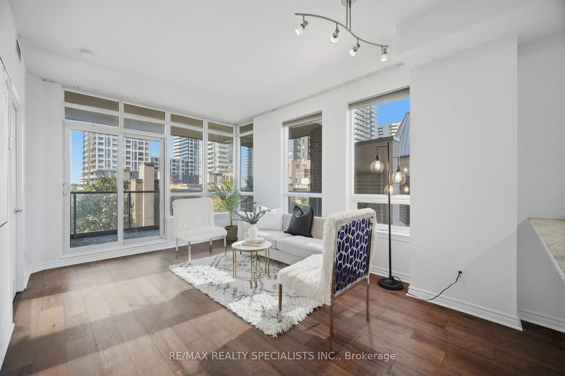 388 Prince of Wales Drive #406