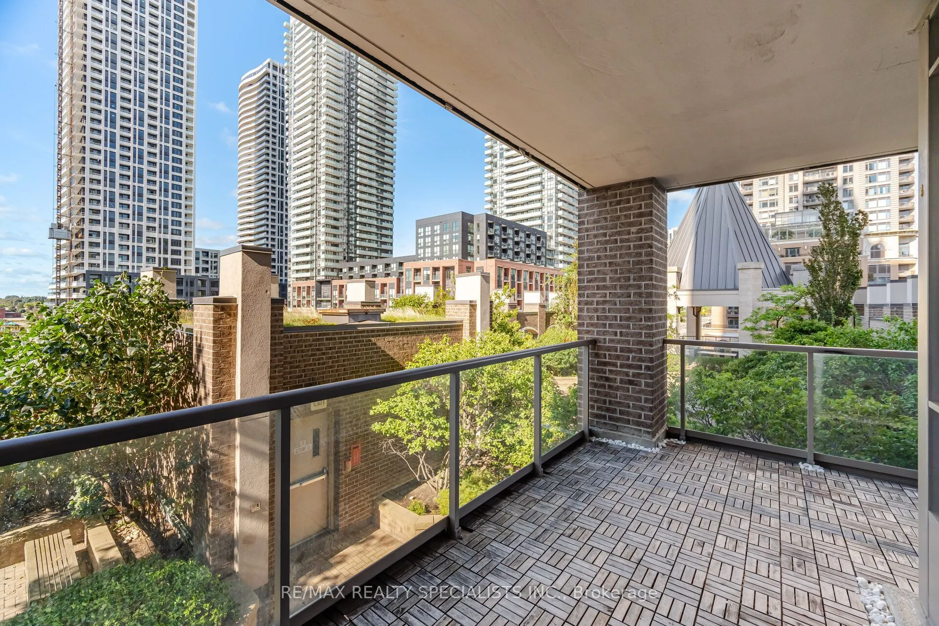 388 Prince of Wales Drive #406